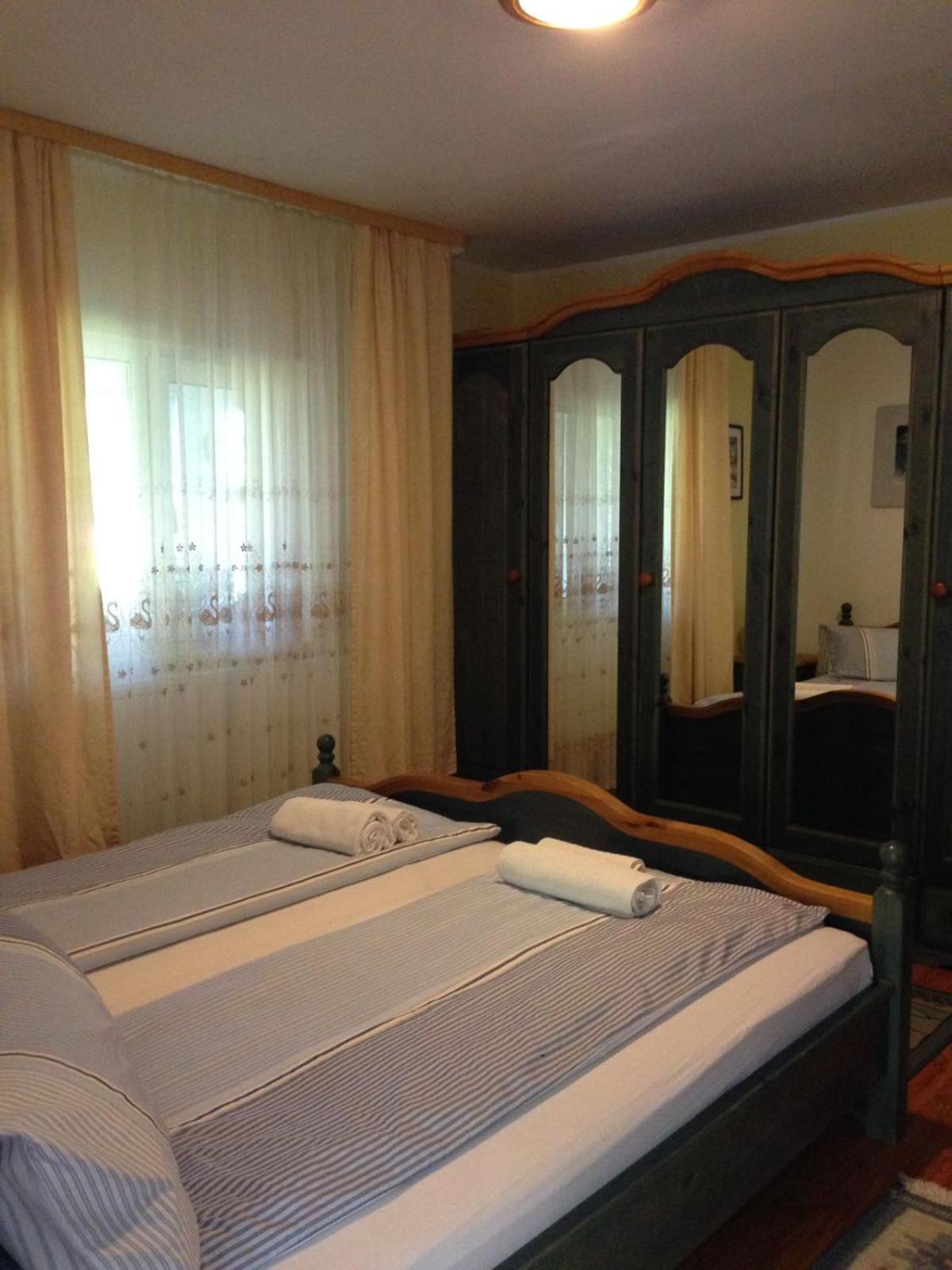 Double Room - Photo 5