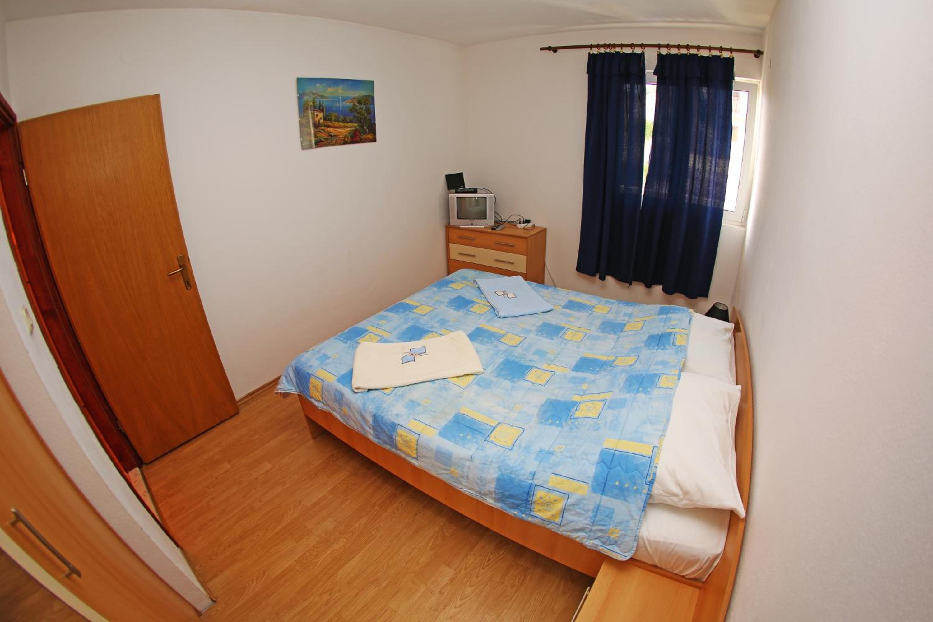 Two-Bedroom Apartment with Balcony with Sea View photo 1