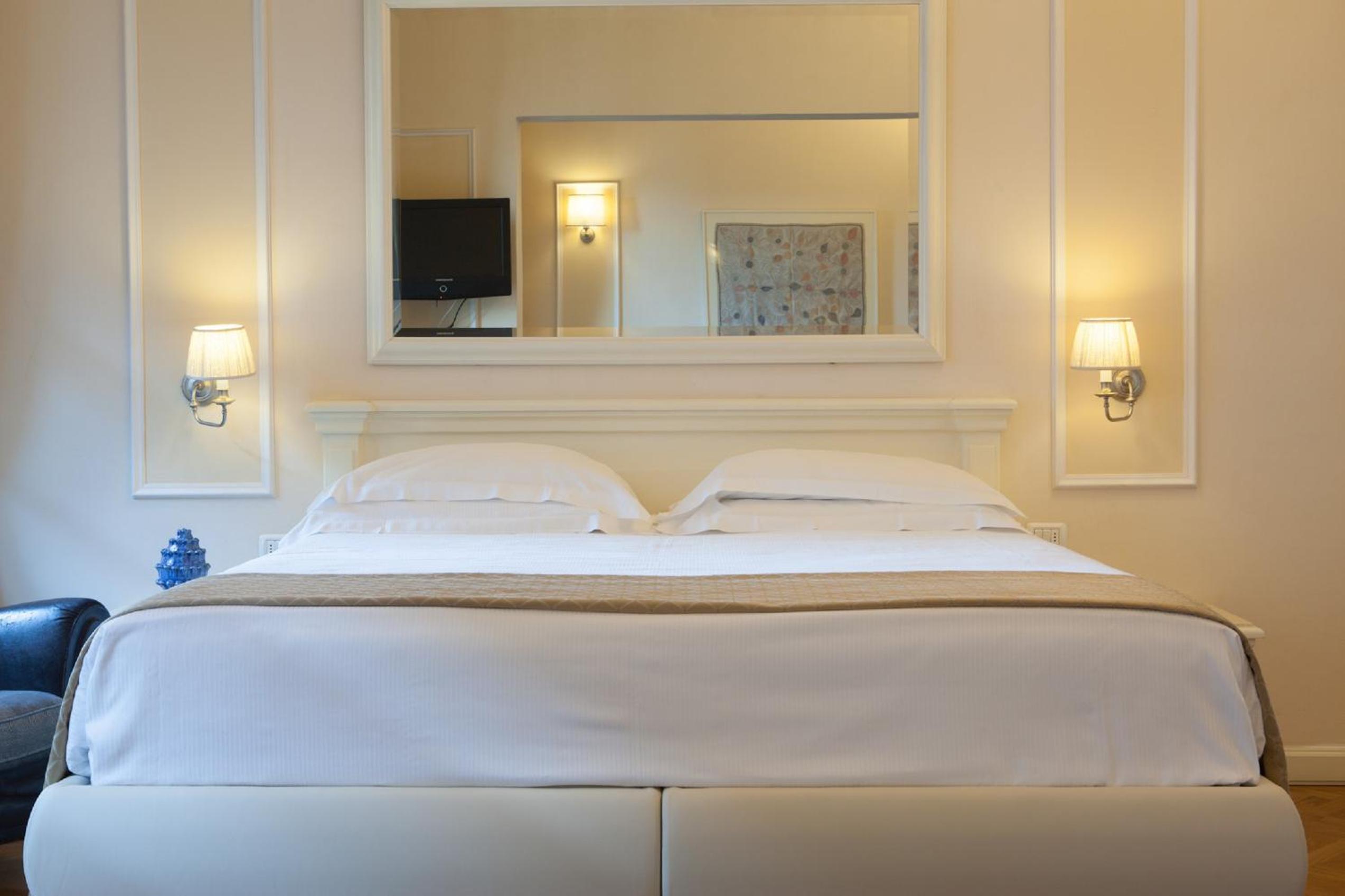 Deluxe Apartment with Duomo View photo 2