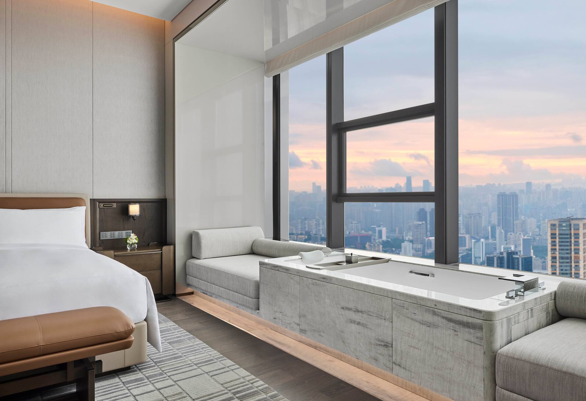 City View Room with Window-side Bathtub