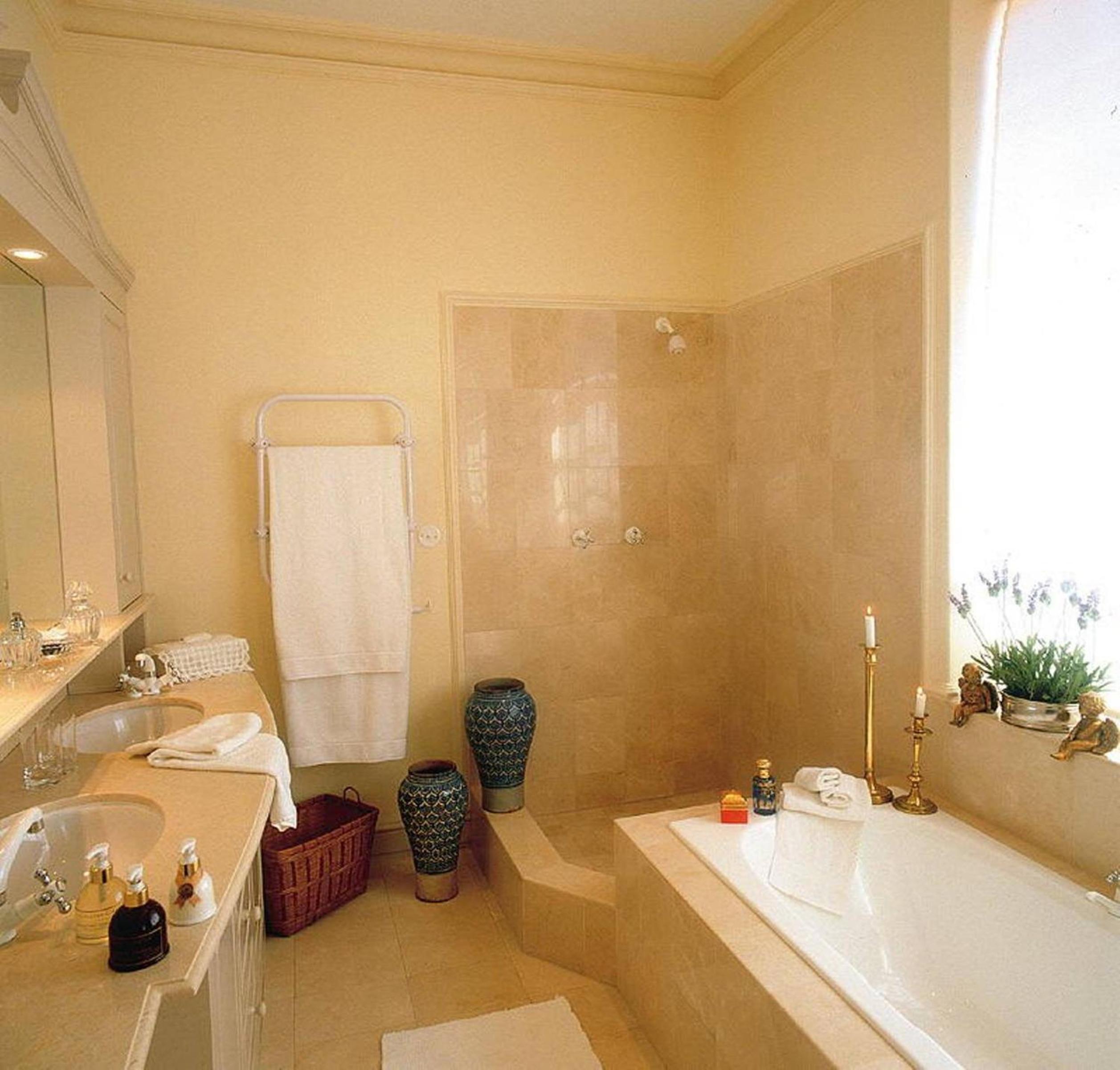 Luxury Suite photo 2