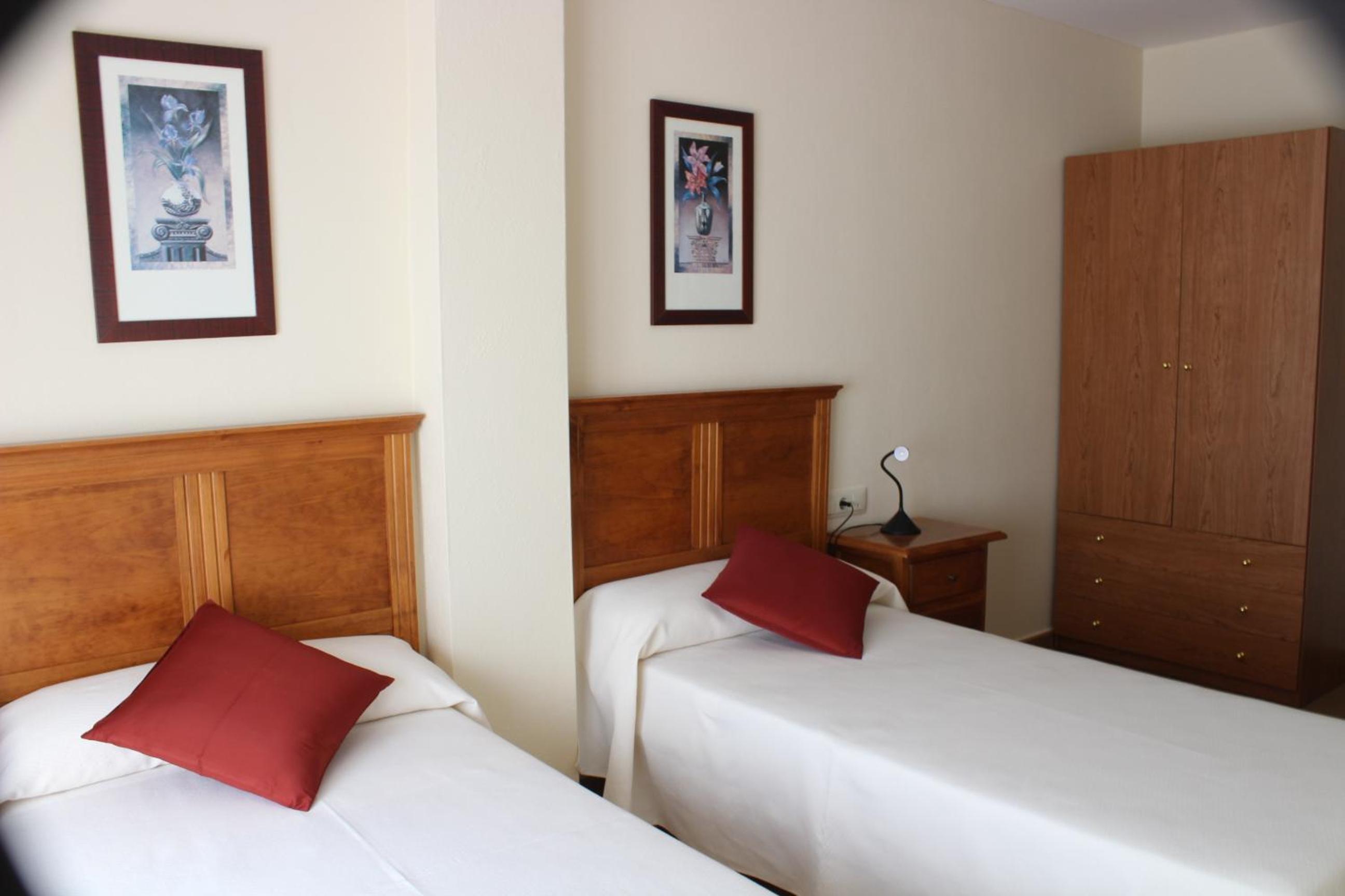 Double or Twin Room - Photo 16
