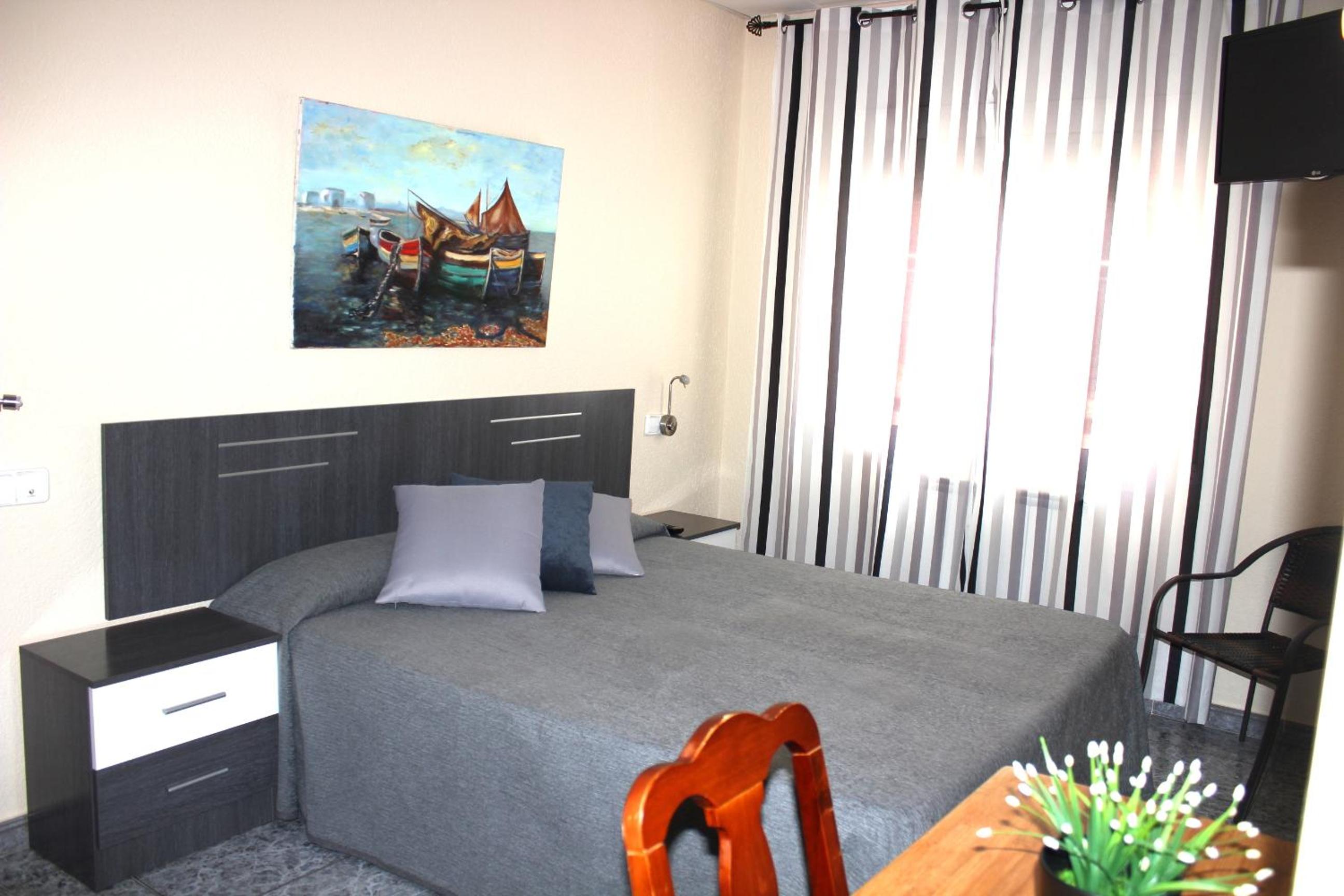 Double or Twin Room - Photo 17
