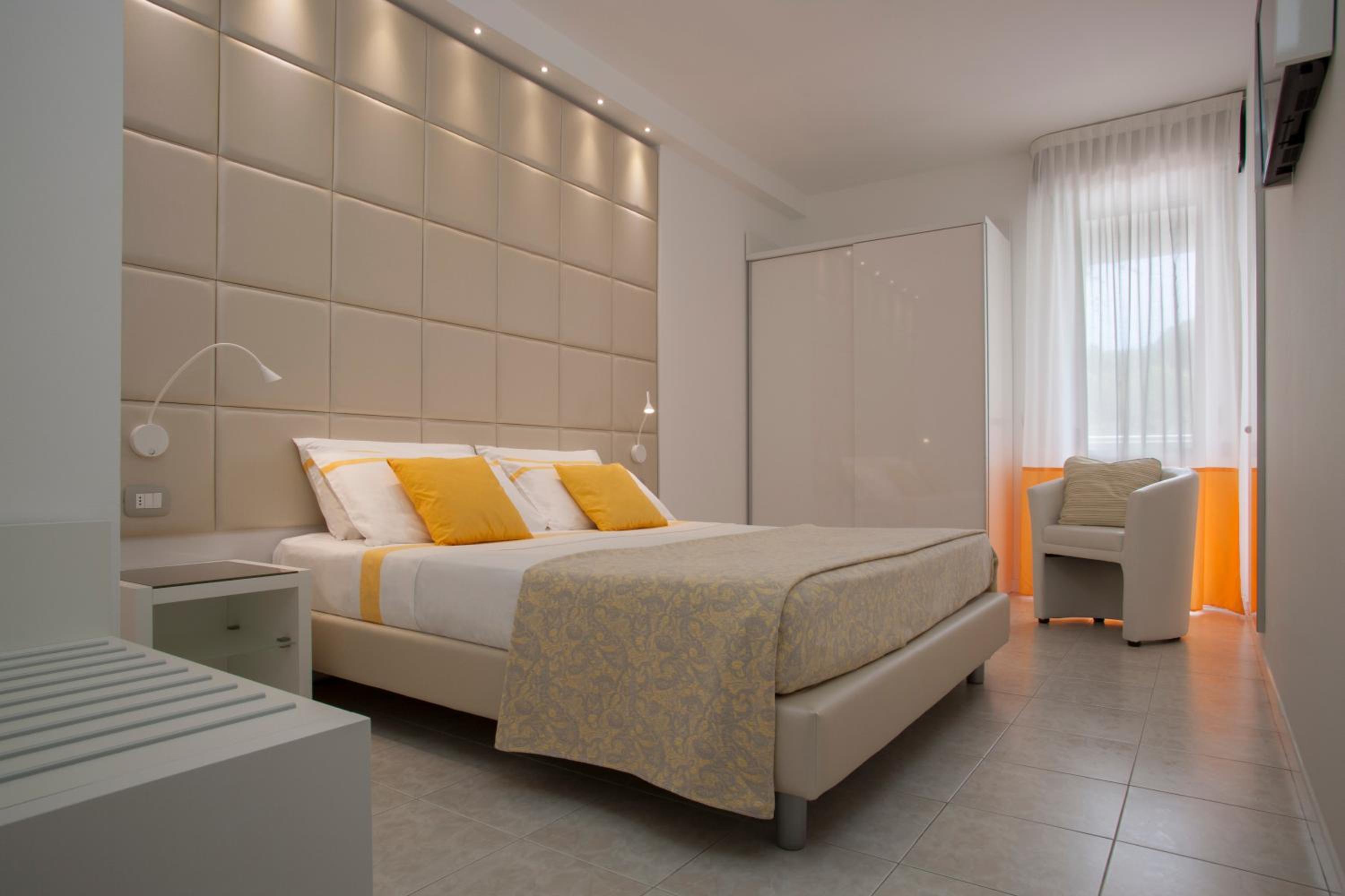 One-Bedroom Apartment Pool Side (4 Adults)