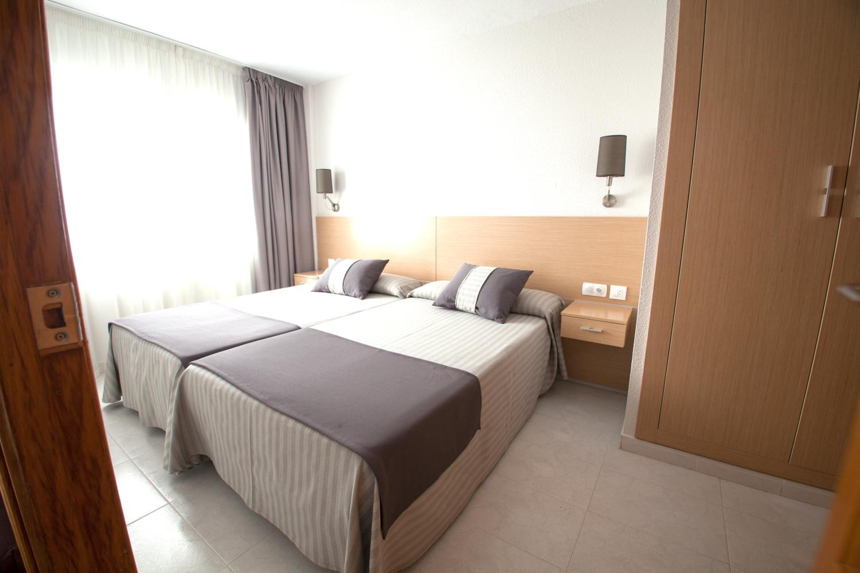 One-Bedroom Apartment (3 Adults) photo 2