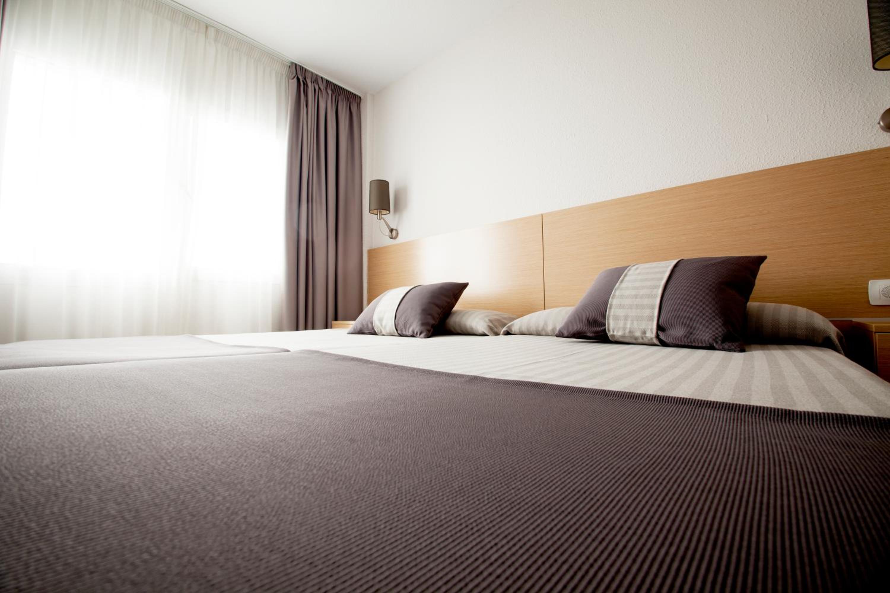 One-Bedroom Apartment with Sea View (2 Adults + 1 Child) photo 3