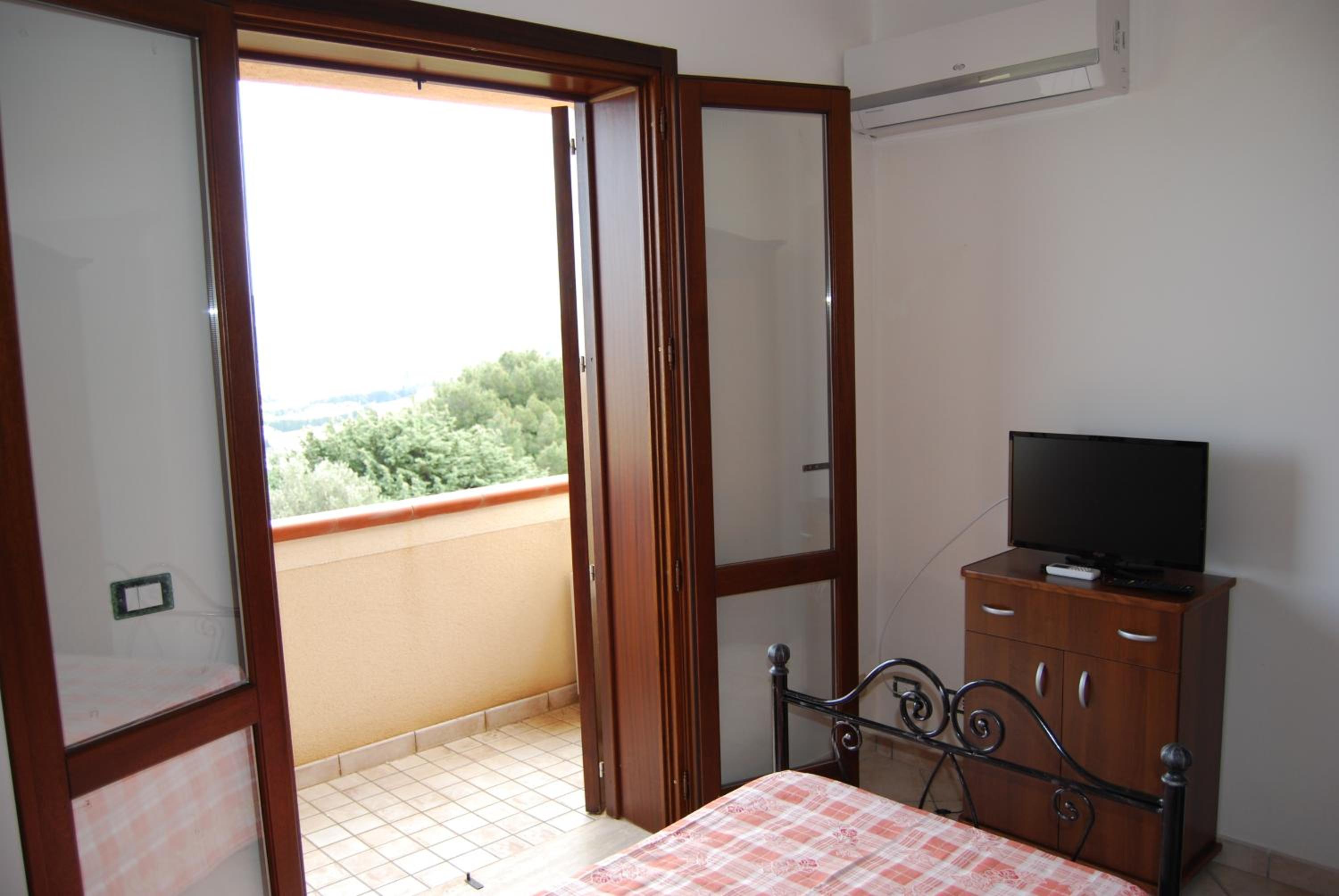 Single Room with Balcony photo 1