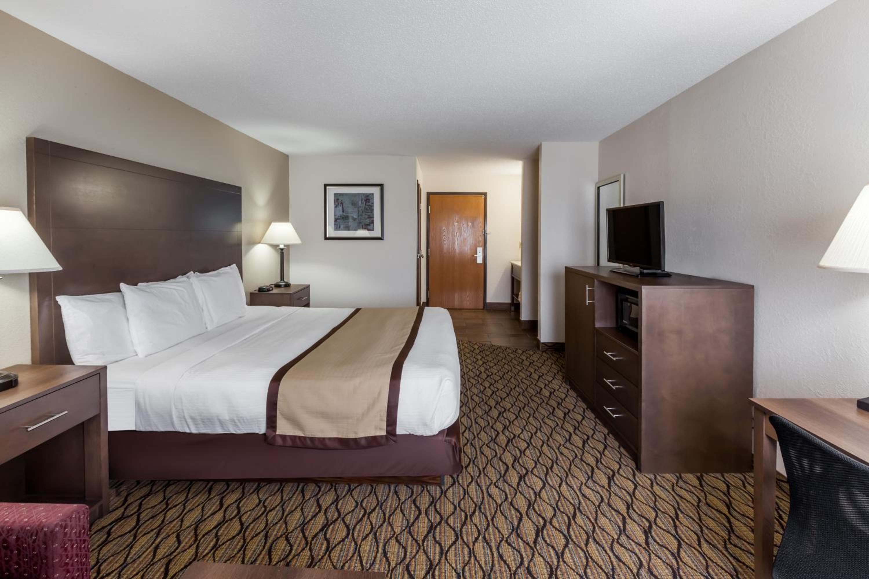 Deluxe King Room - Non-Smoking photo 2