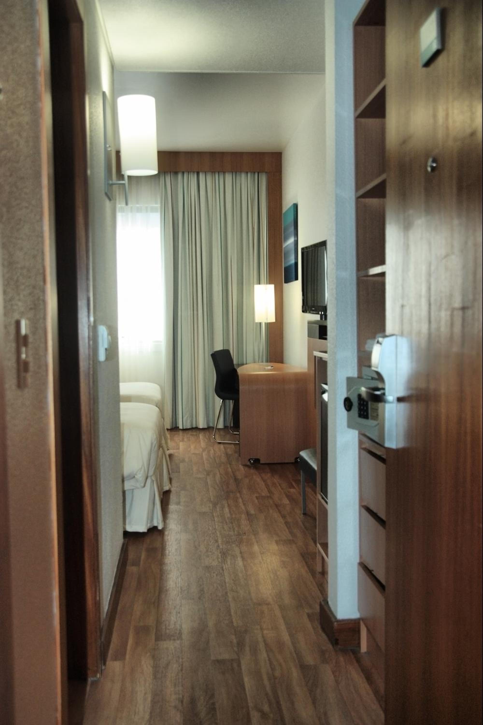Superior Twin Room - Photo 10