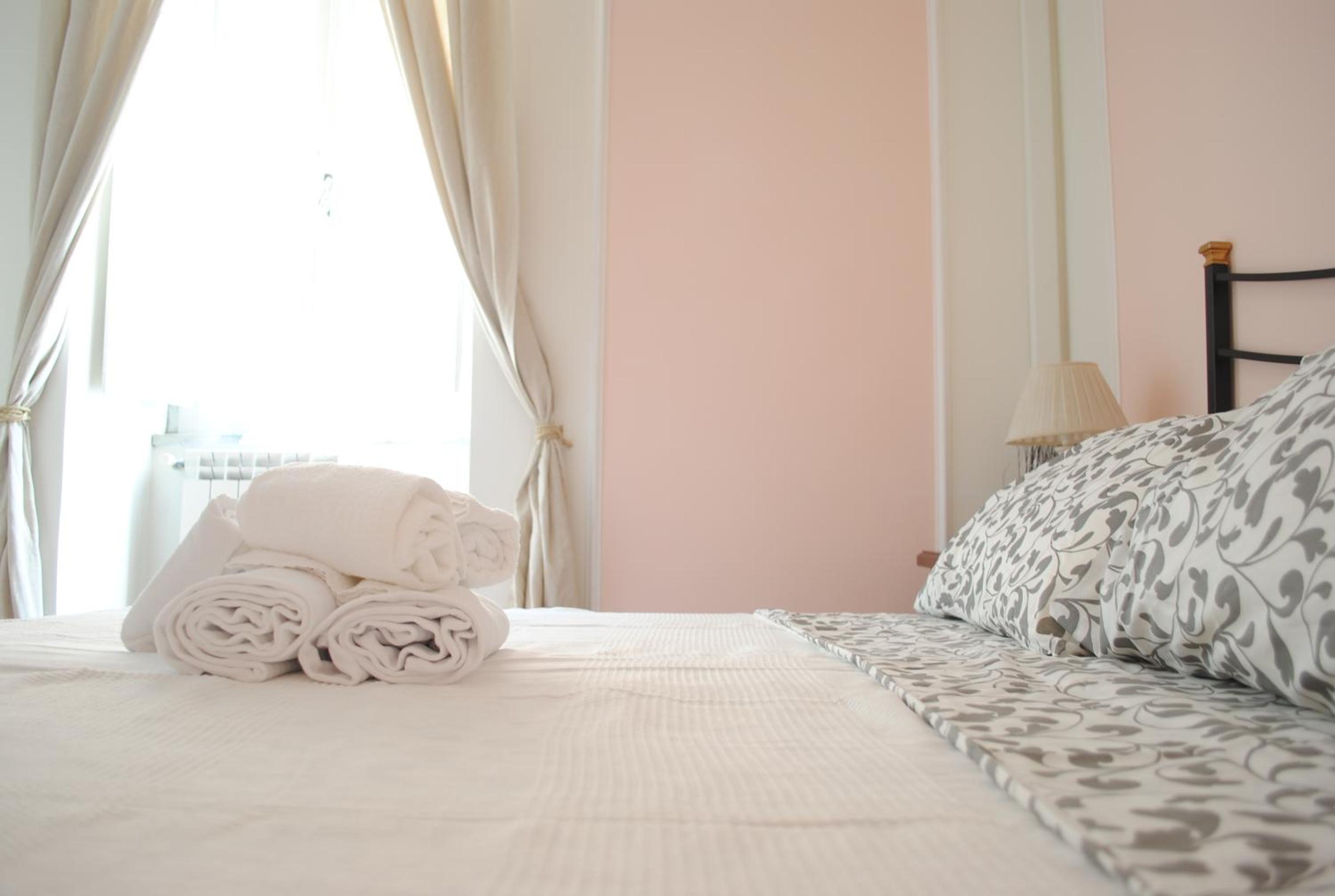 Double or Twin Room with Private Bathroom photo 2