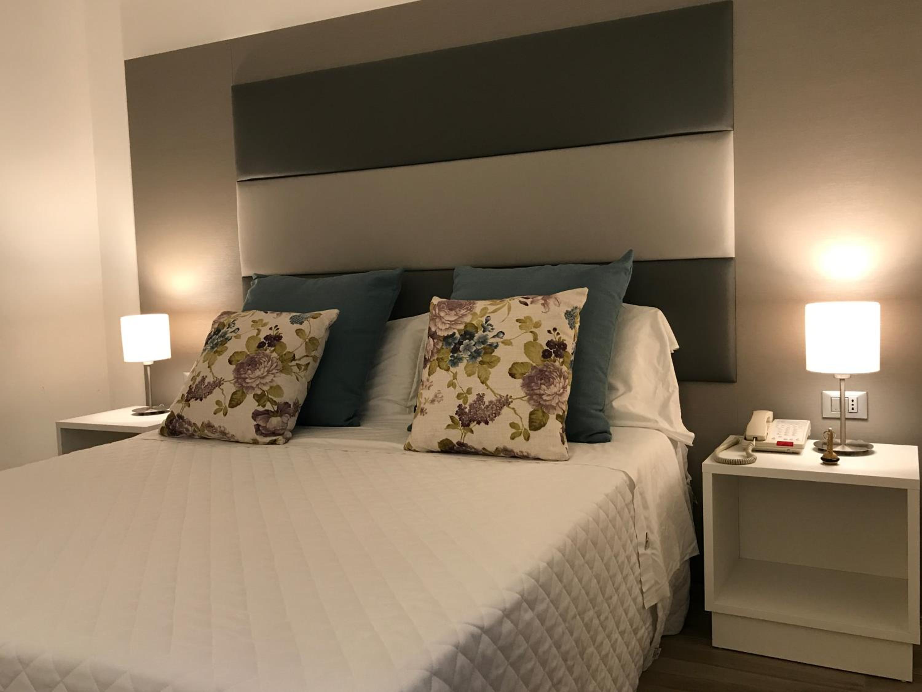 Deluxe Triple Room - Photo 2