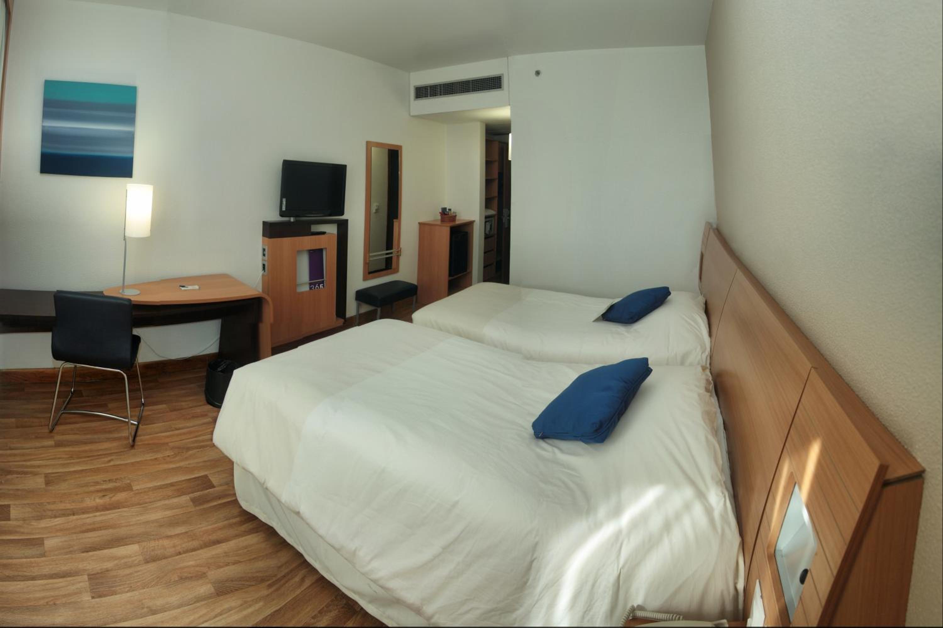 Superior Twin Room - Photo 3