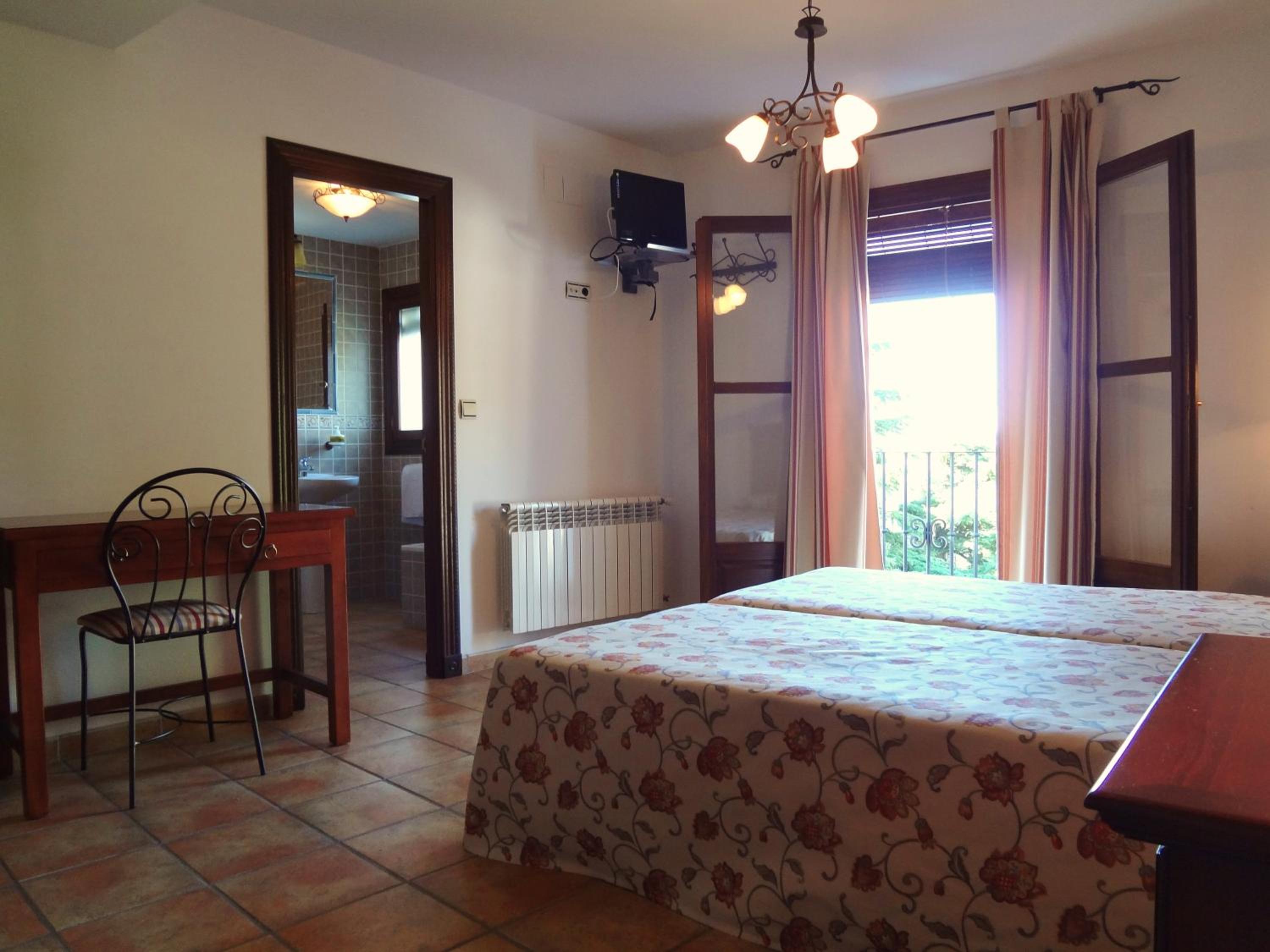 Double or Twin Room - Photo 16