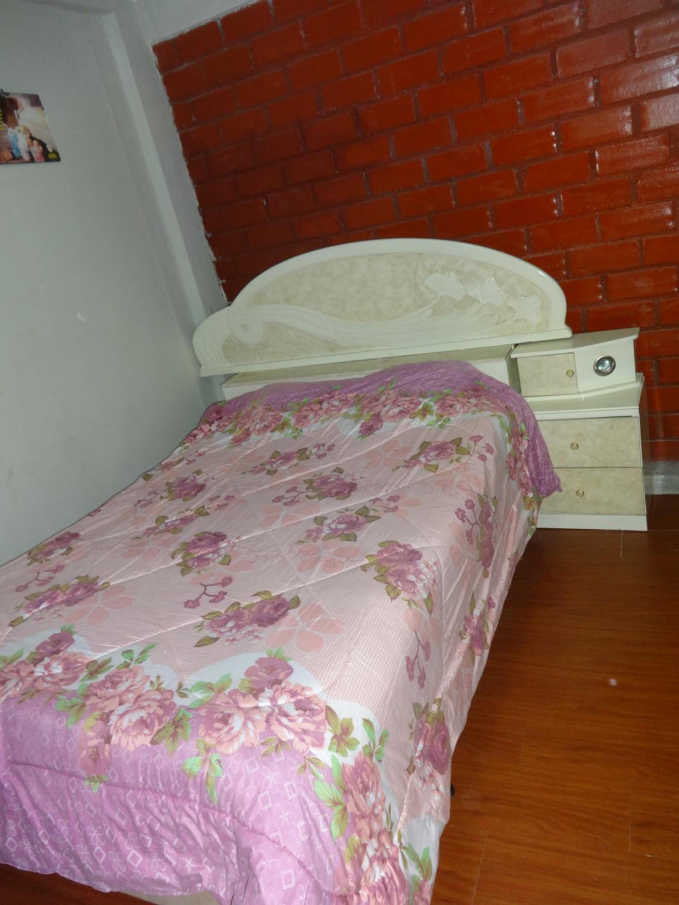 Matrimonial room with shared bathroom photo 1