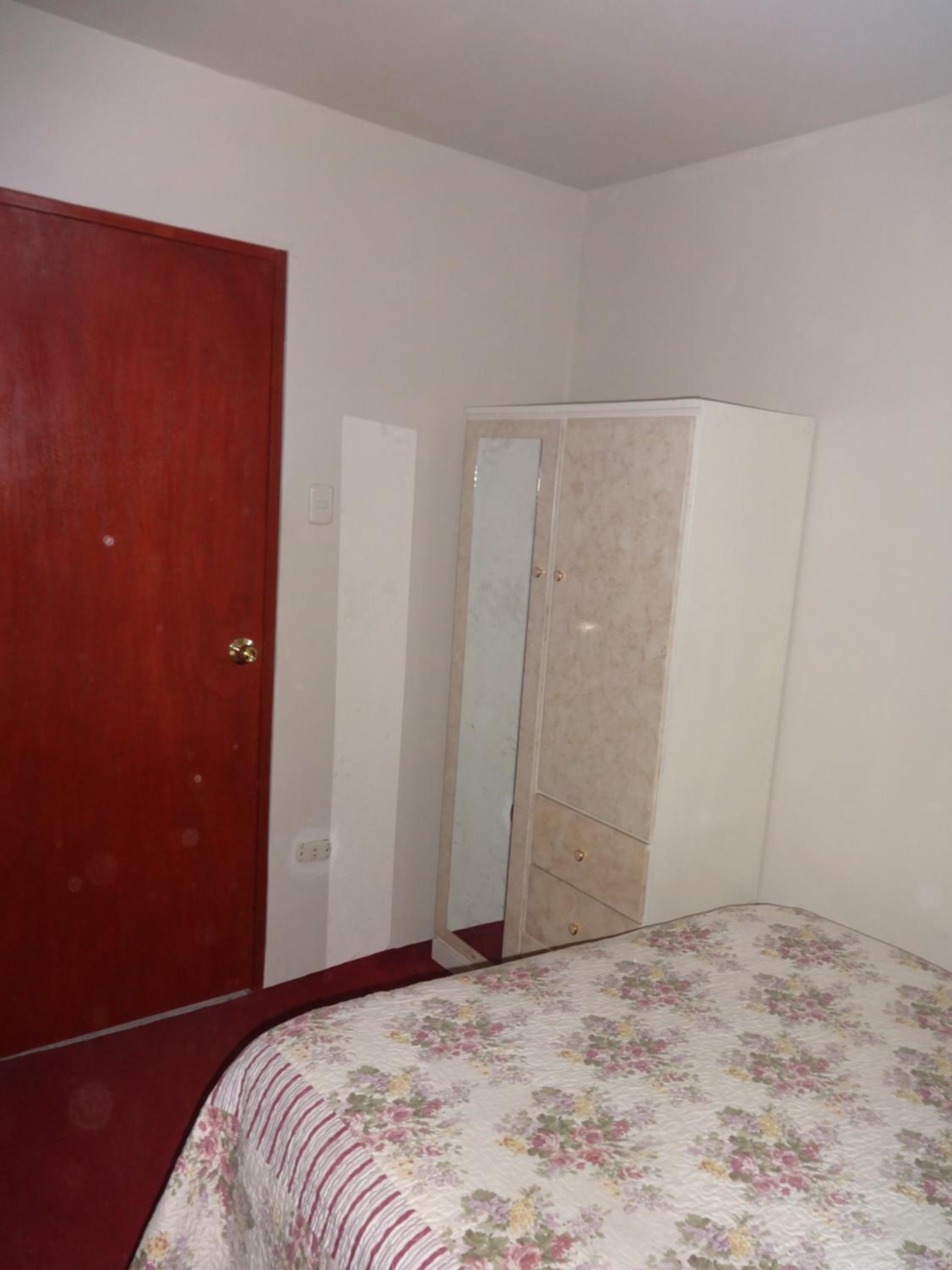 Economic Single Room with Shared Bathroom photo 1