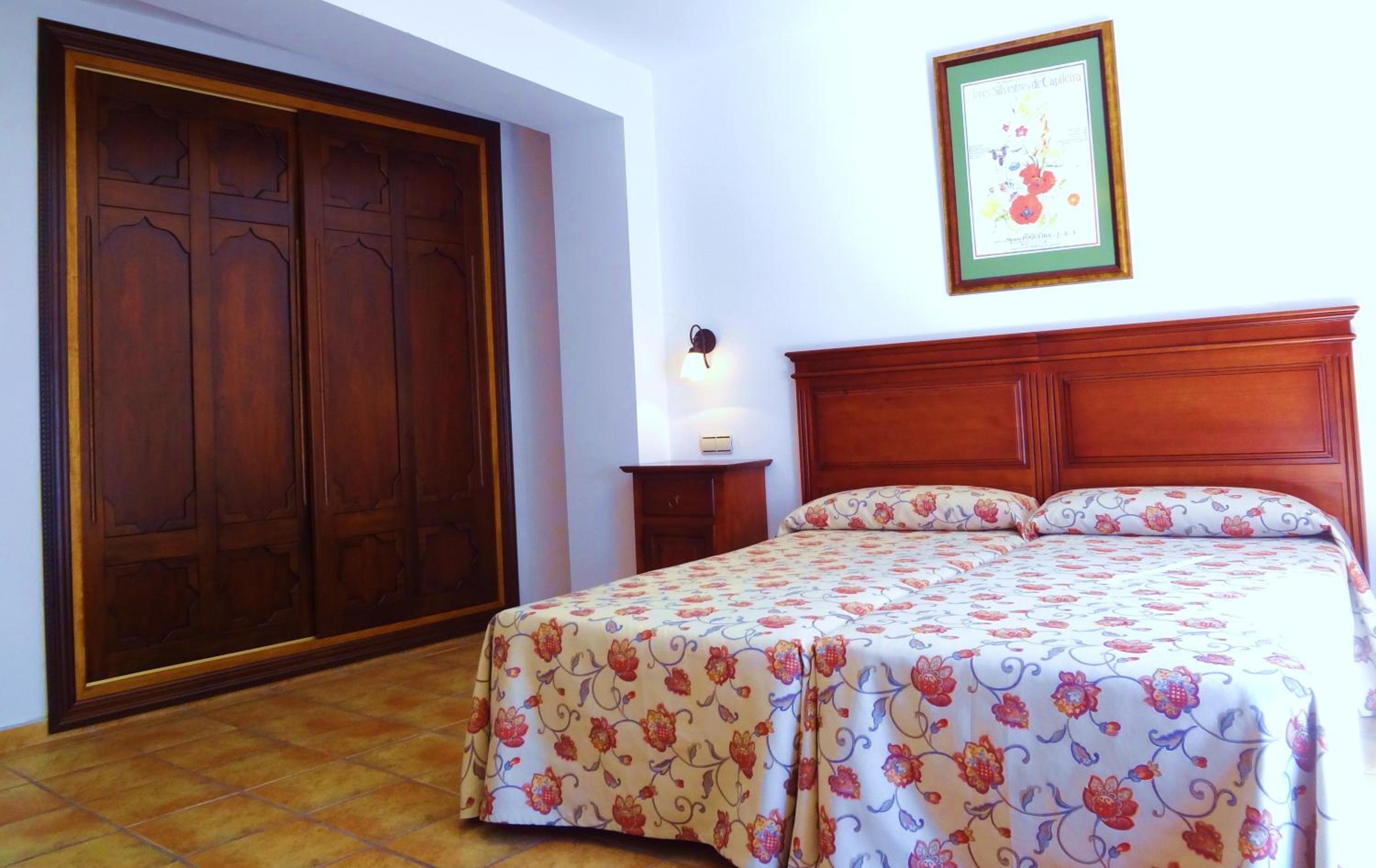 Double or Twin Room - Photo 15