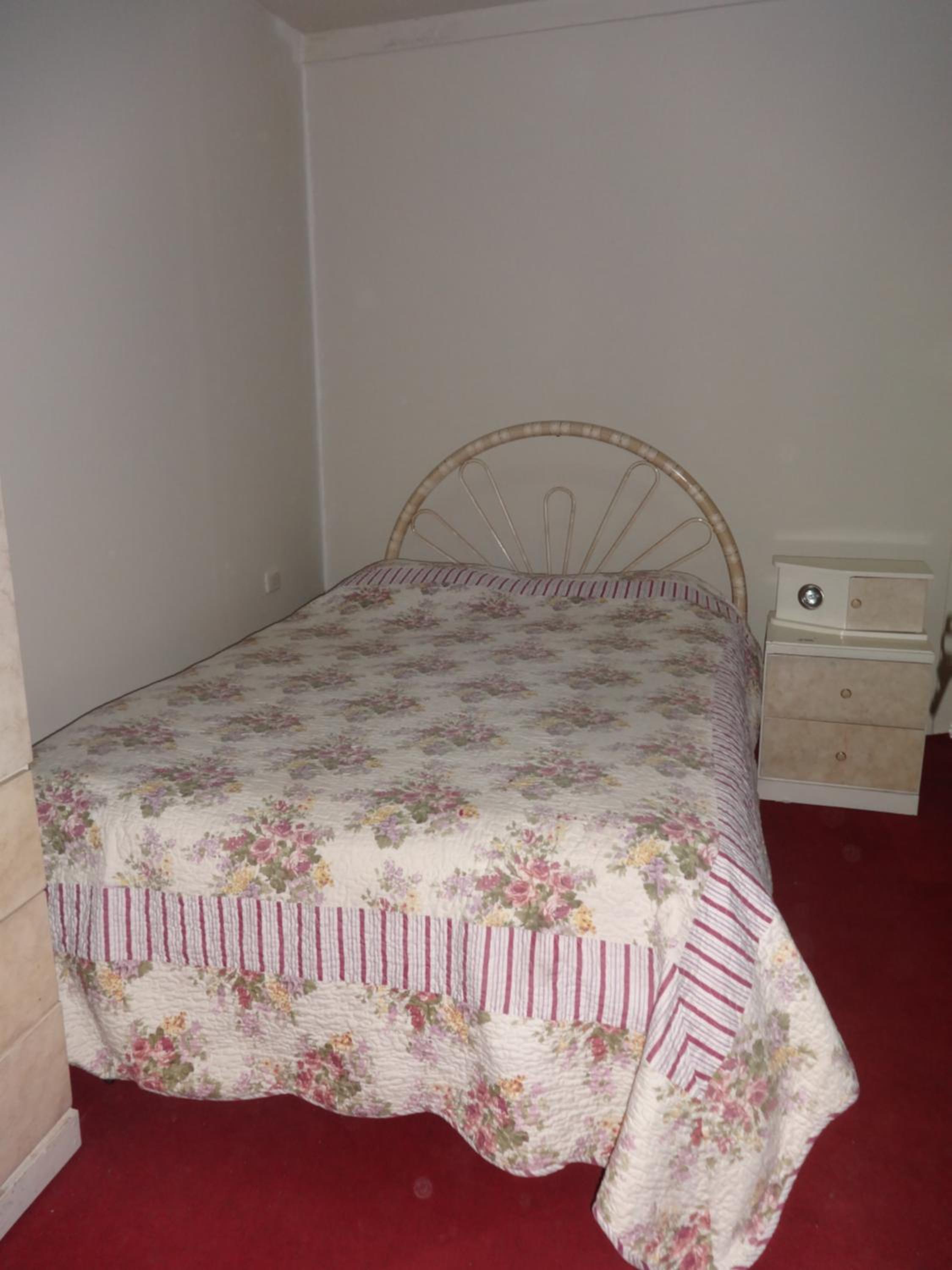 Economic Single Room with Shared Bathroom photo 3