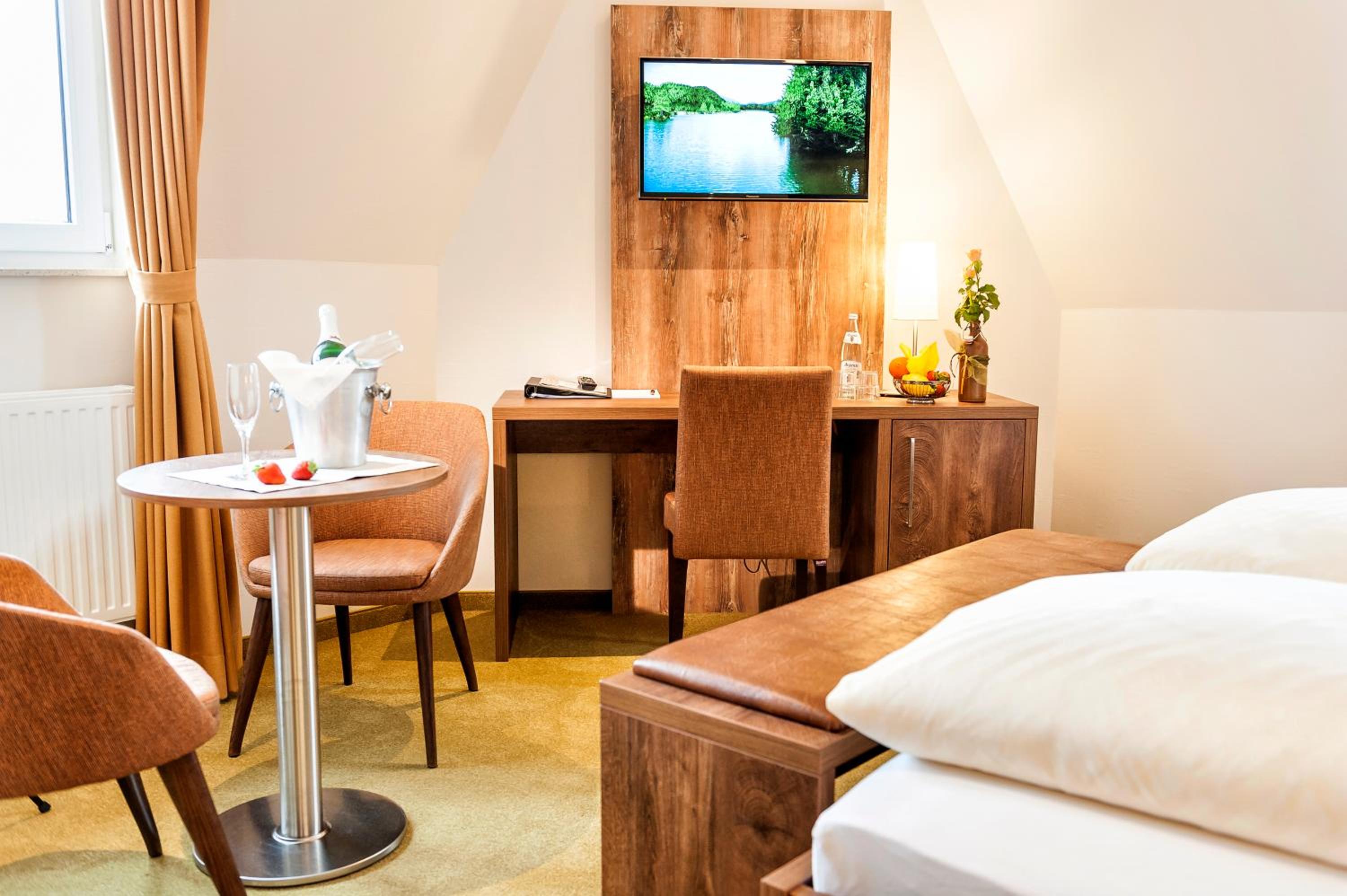 Double Room - Photo 17