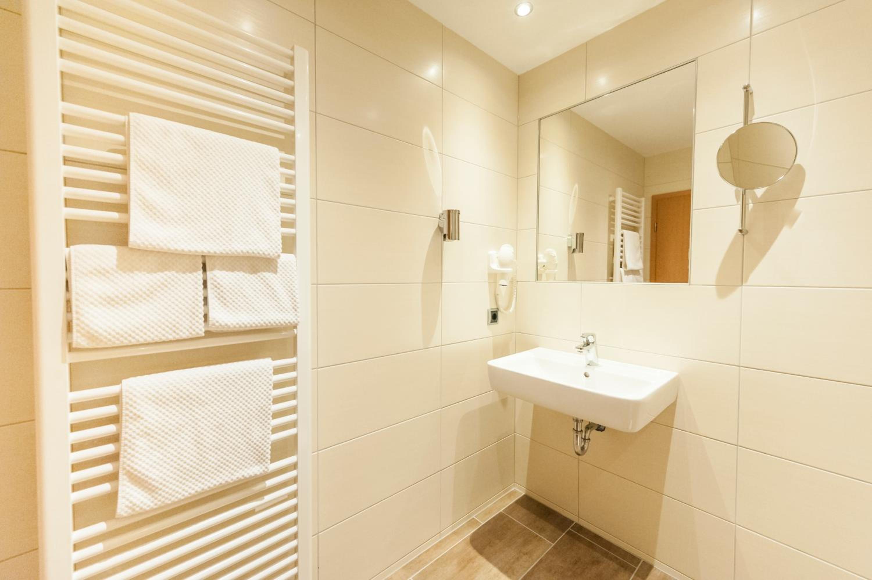 Double Room - Photo 9