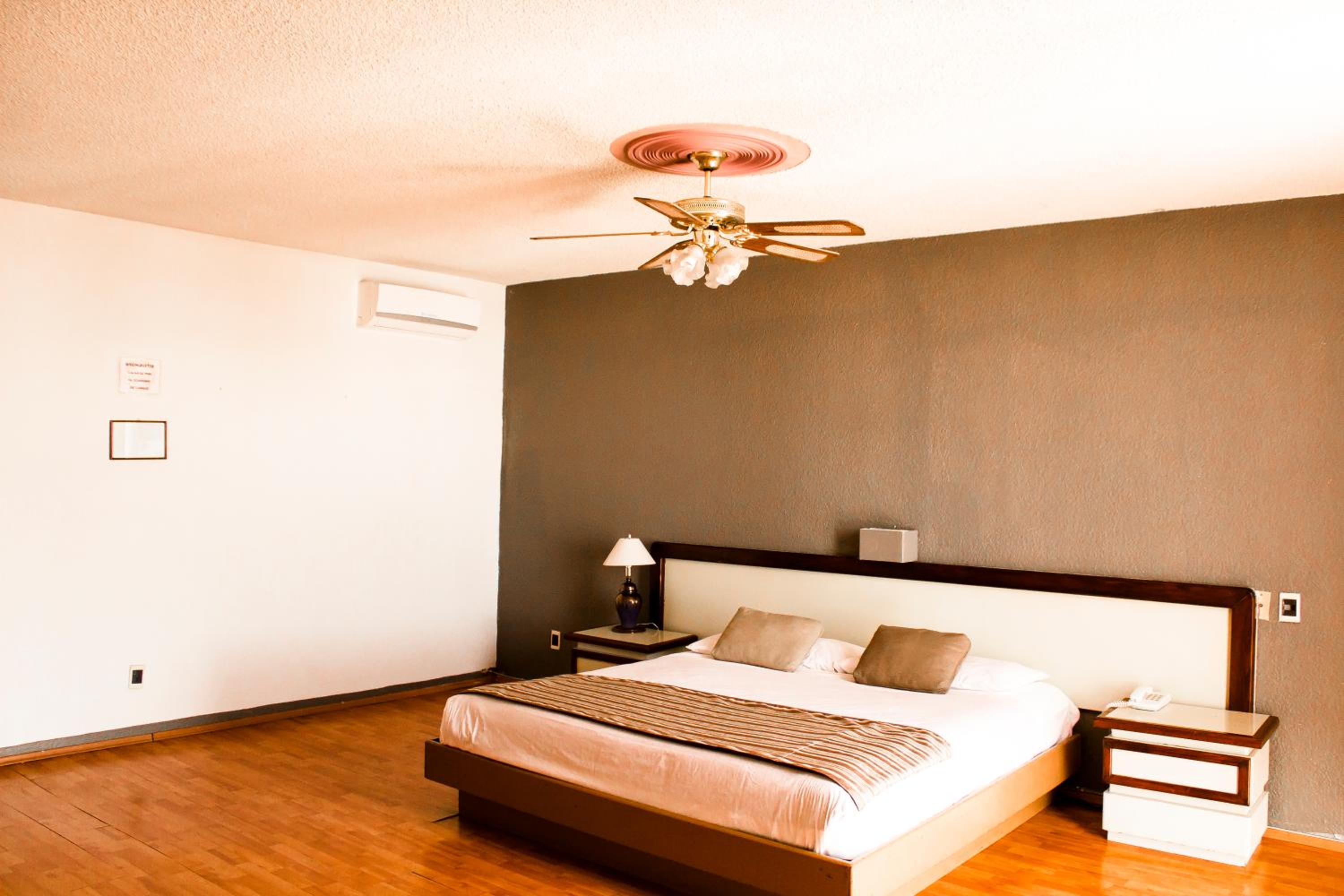 Queen Suite photo 1