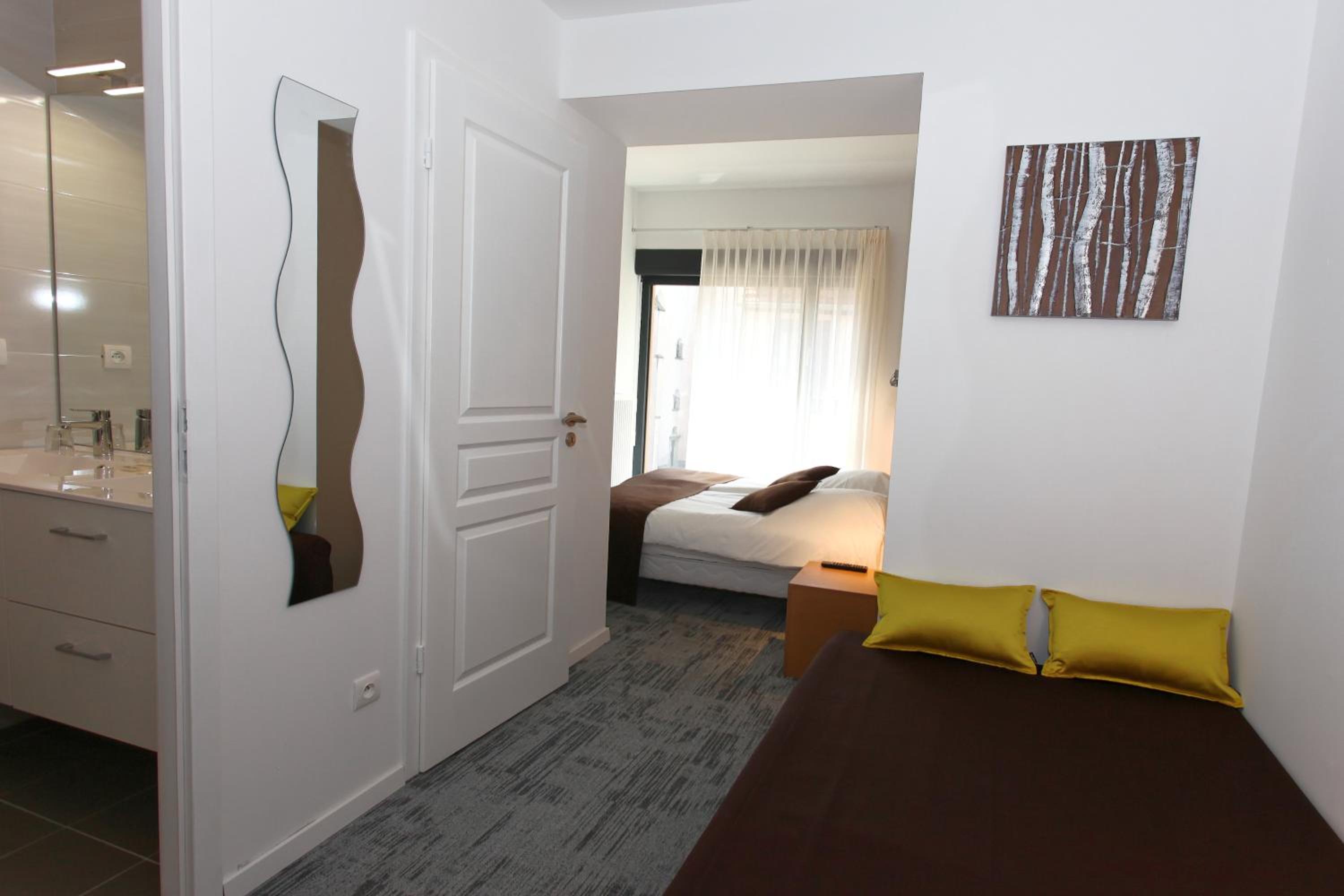 Superior Triple Room - Photo 8