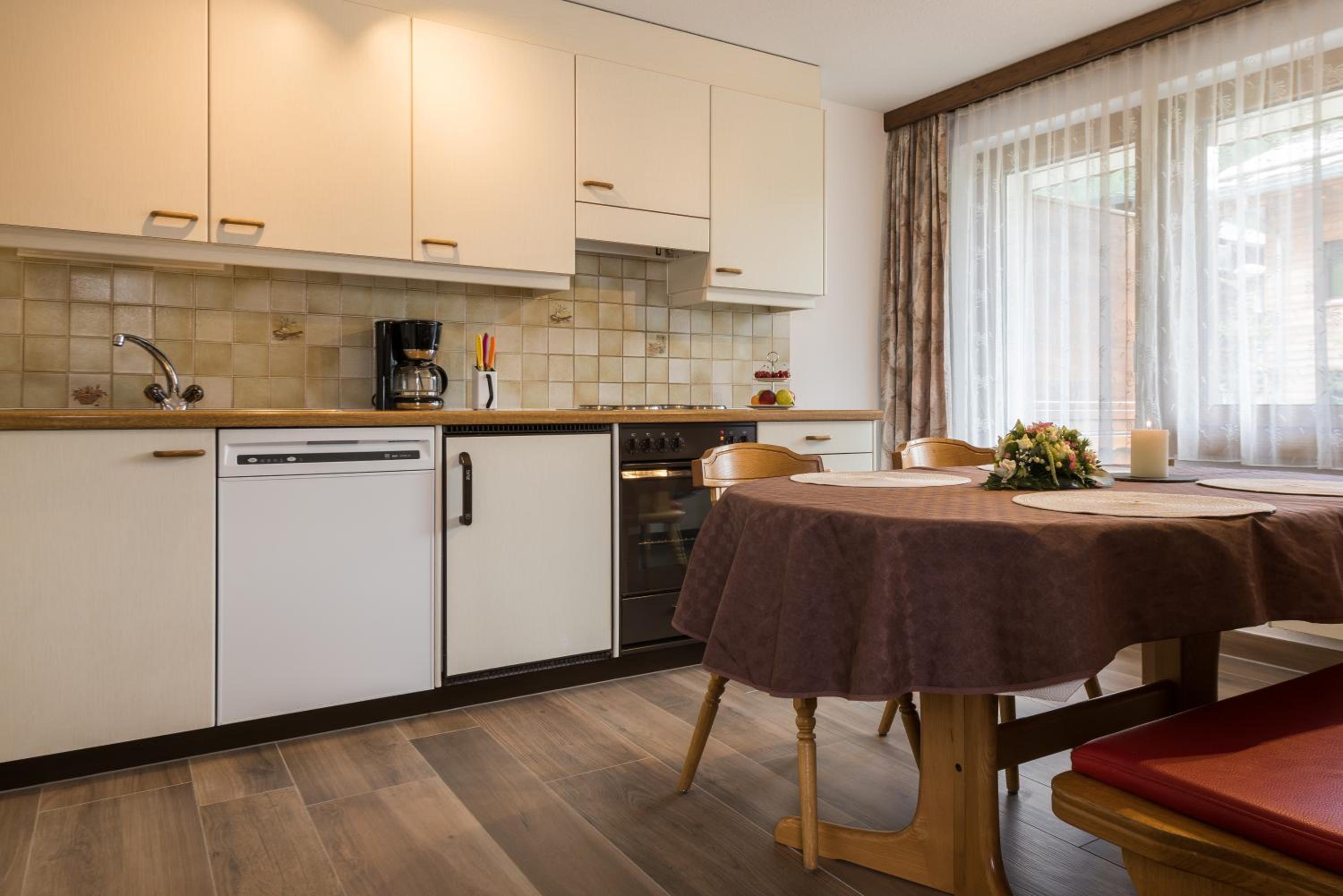 Three-Bedroom Apartment (5 People)