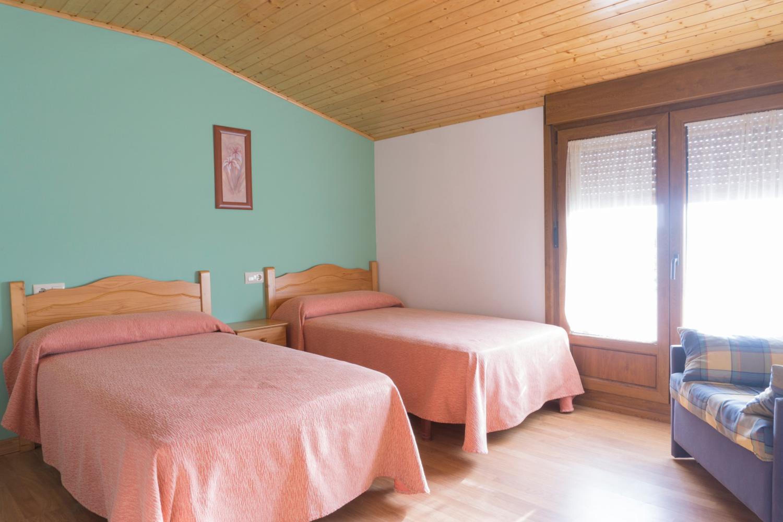 Three-Bedroom Apartment - Photo 6