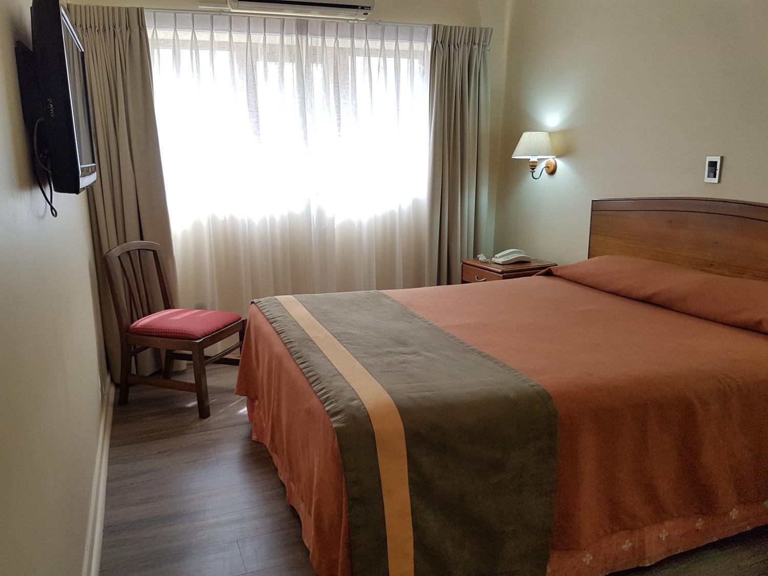 Queen Room photo 3
