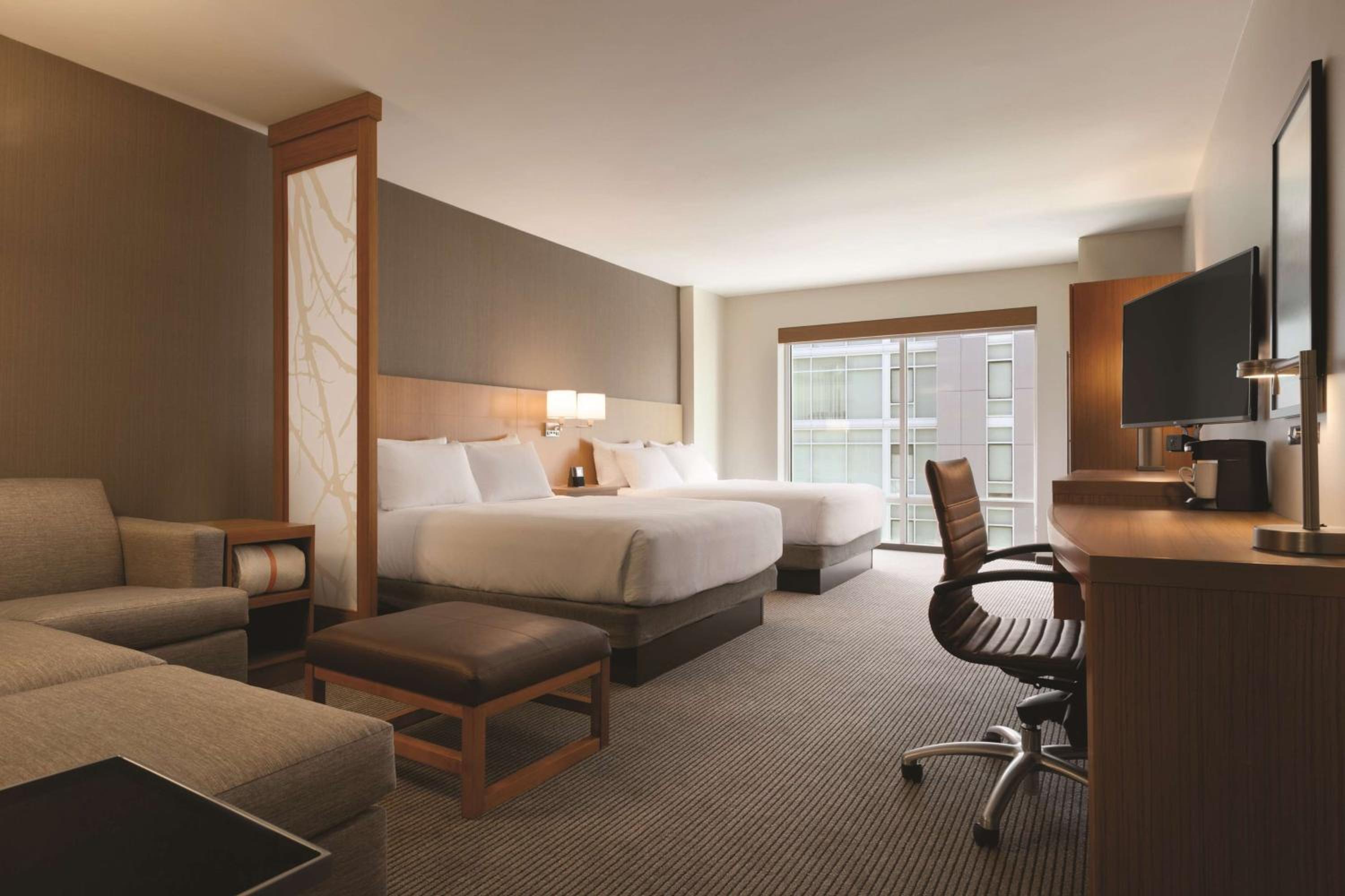 Queen Room with Two Queen Beds and View