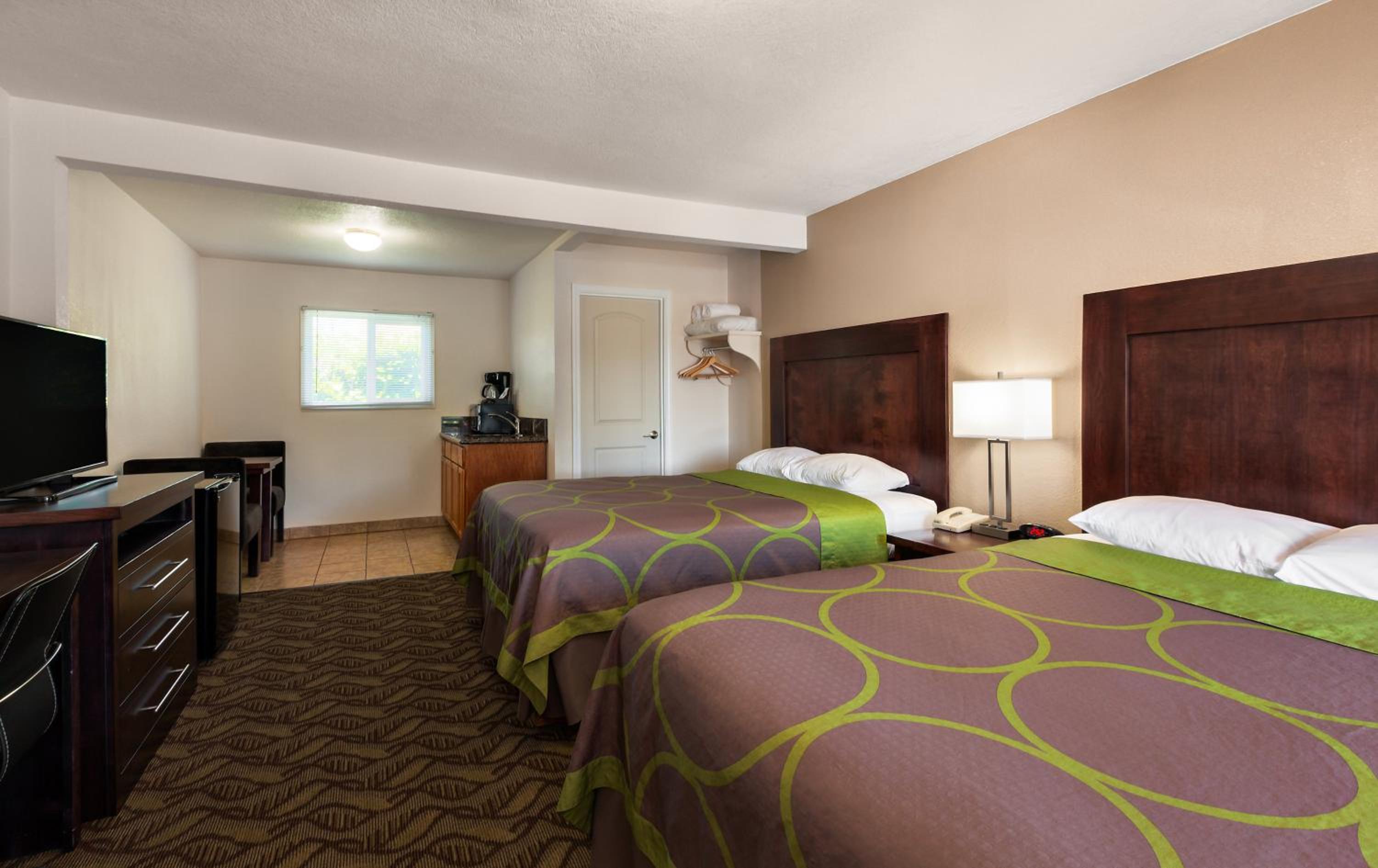 Queen Room with Two Queen Beds - Non-Smoking