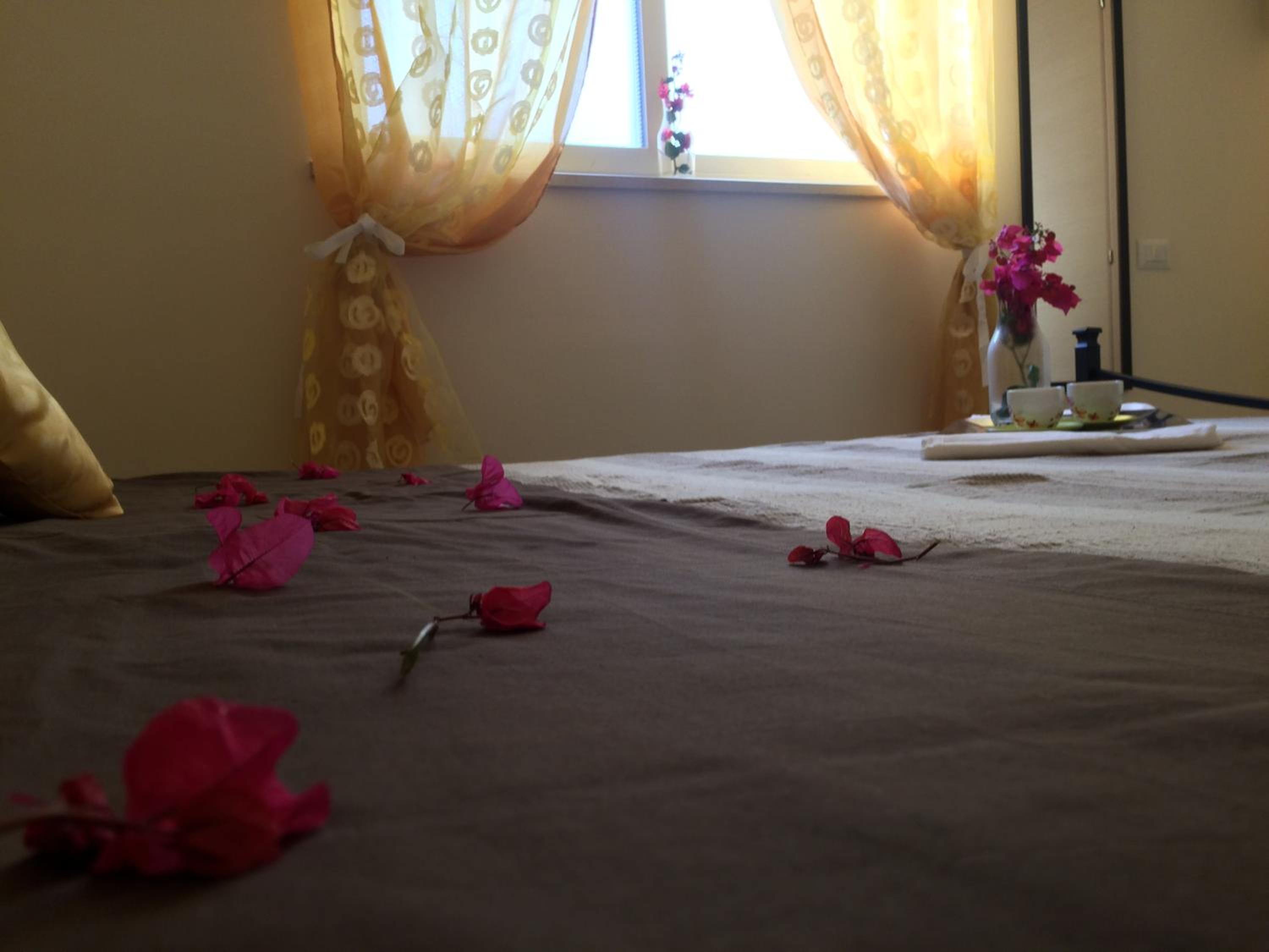 Twin Room with Private External Bathroom - Photo 3