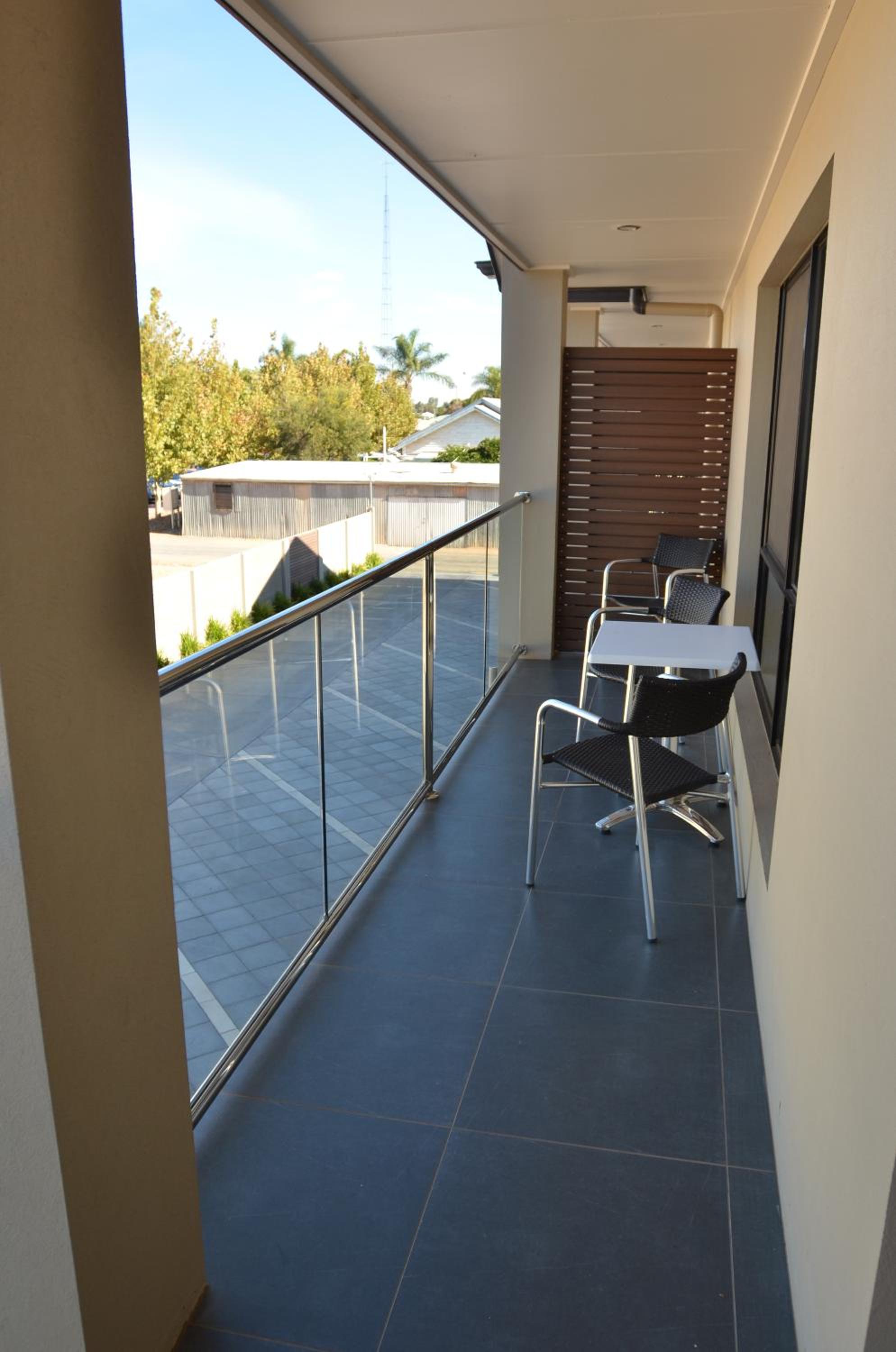 Two-Bedroom Apartment with Balcony photo 3