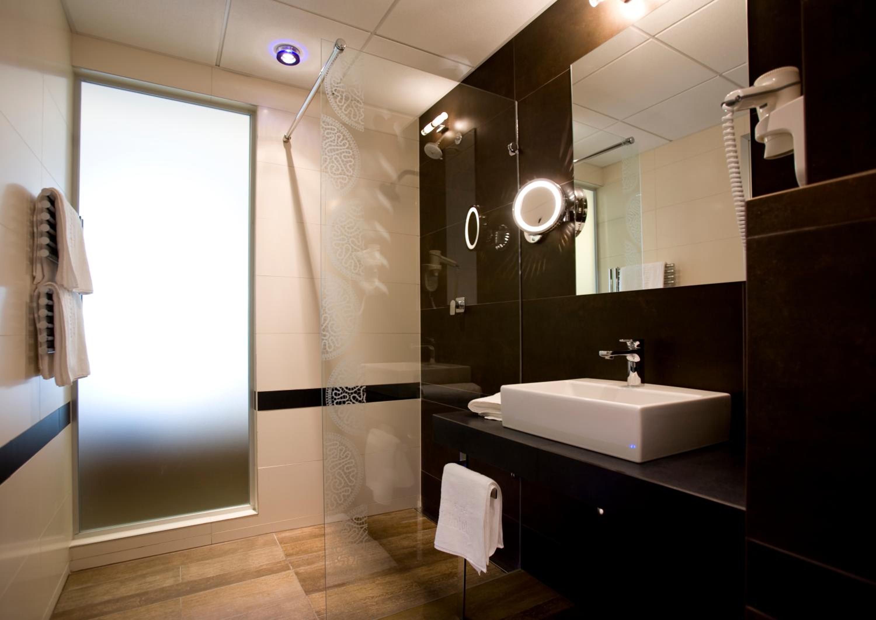 Deluxe Double or Twin Room with Balcony and Aquapark Included - Photo 6
