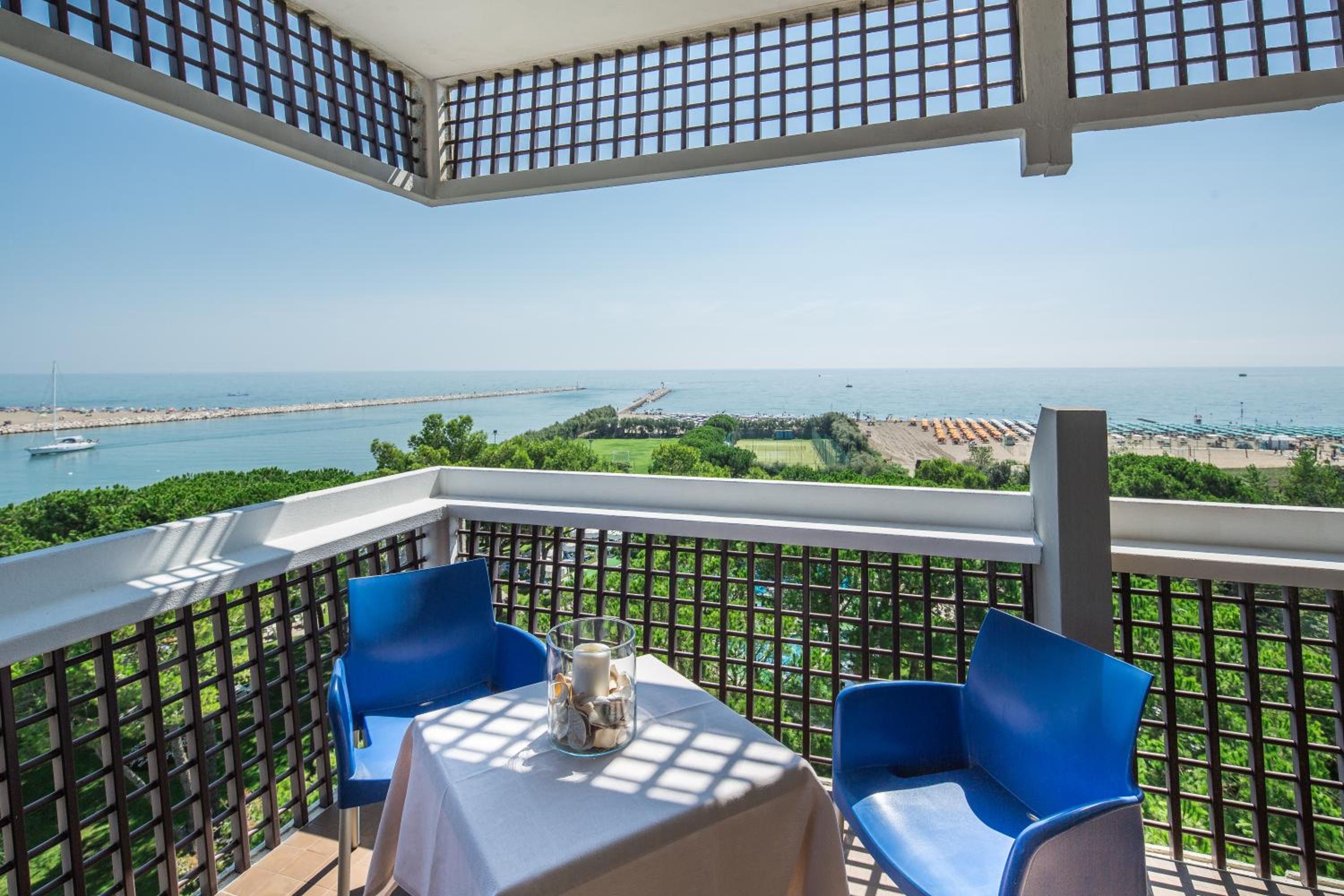 Double Room with Sea View - Photo 4