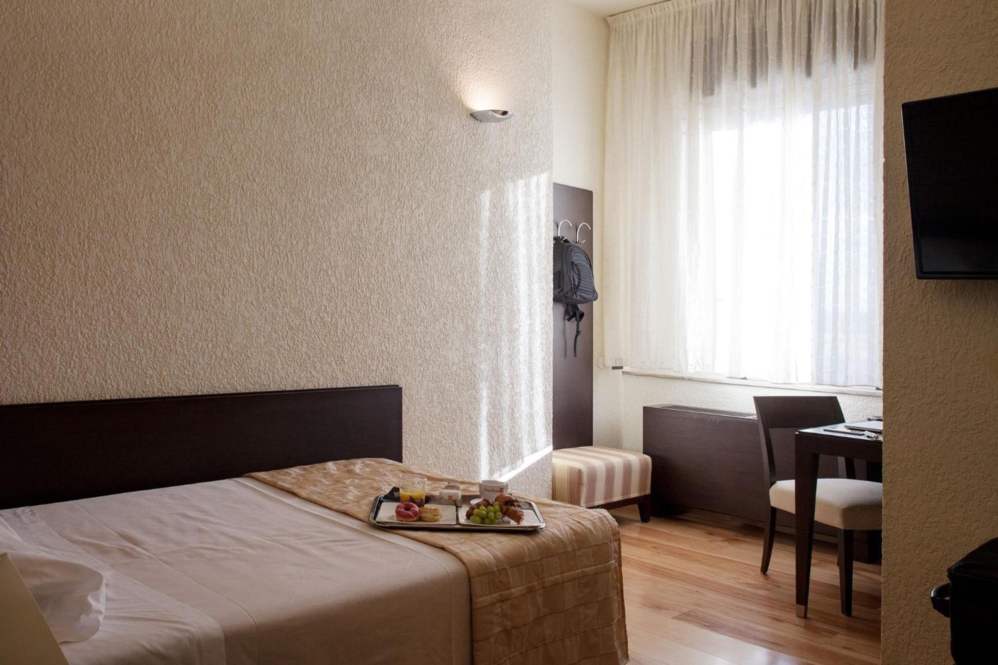 Single Room photo 3