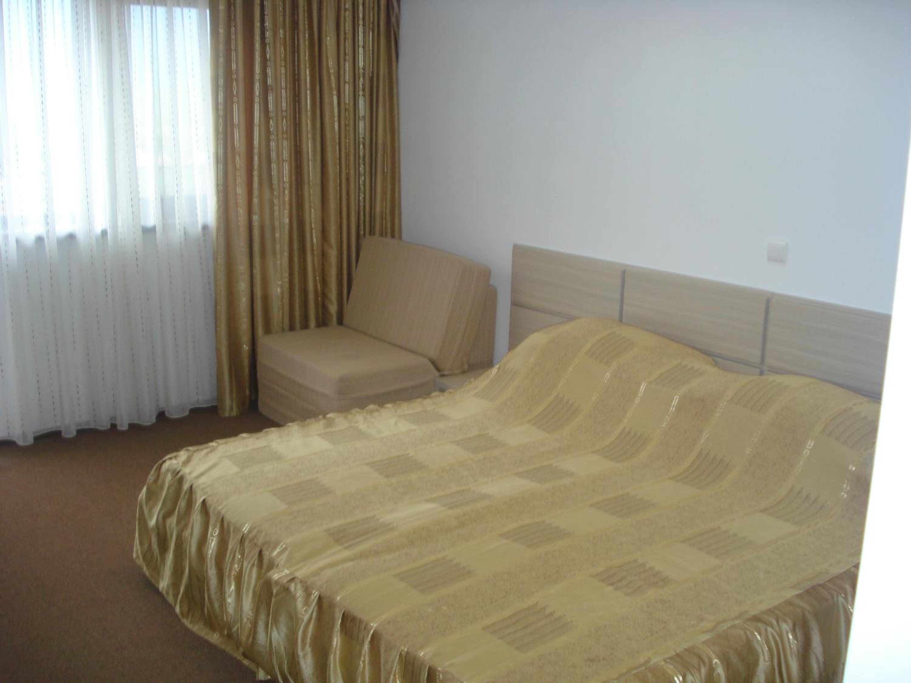 Double Room - Photo 7