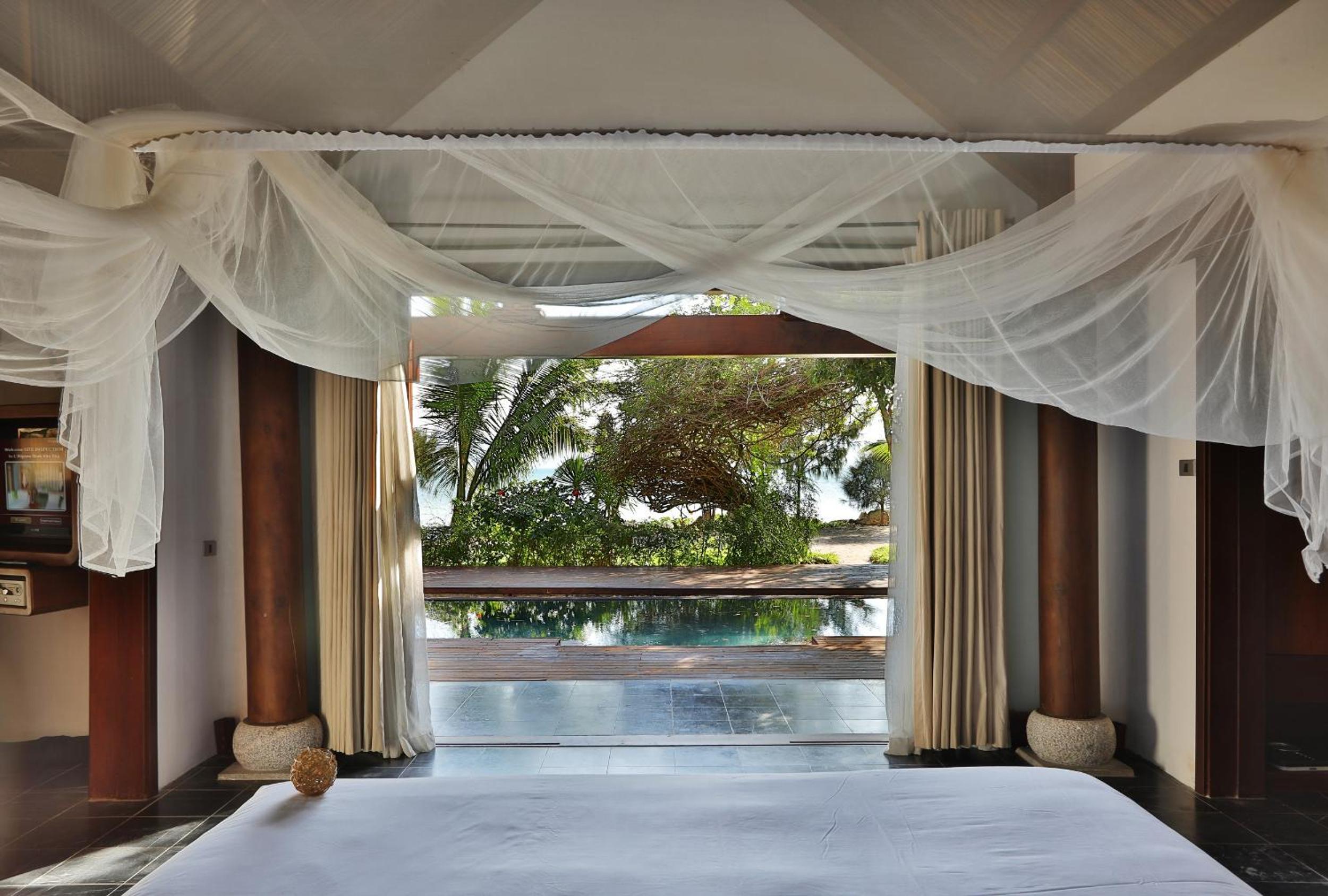 Two-Bedroom Beachfront Villa with Pool - Photo 7