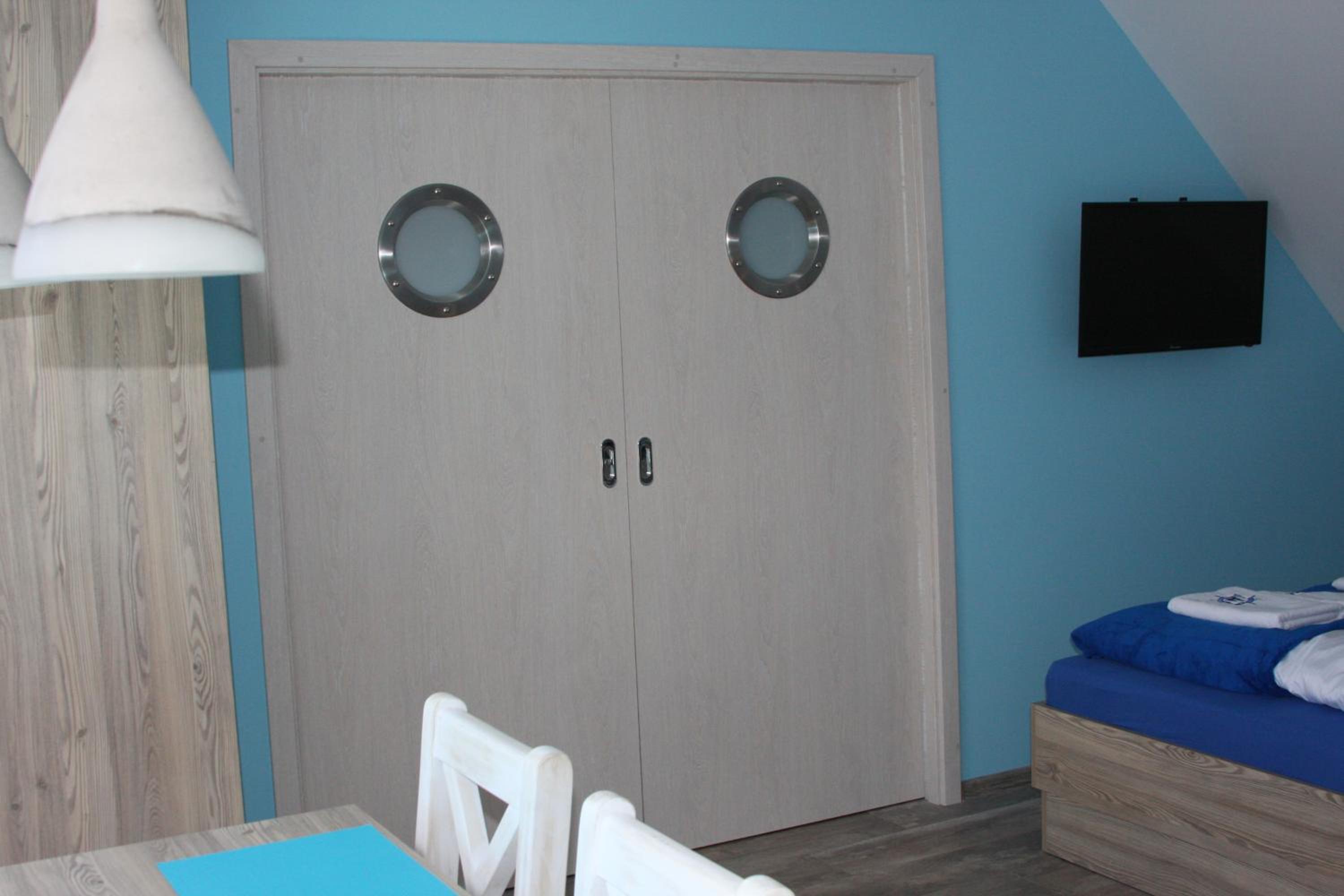 Family Room (5 Adults)