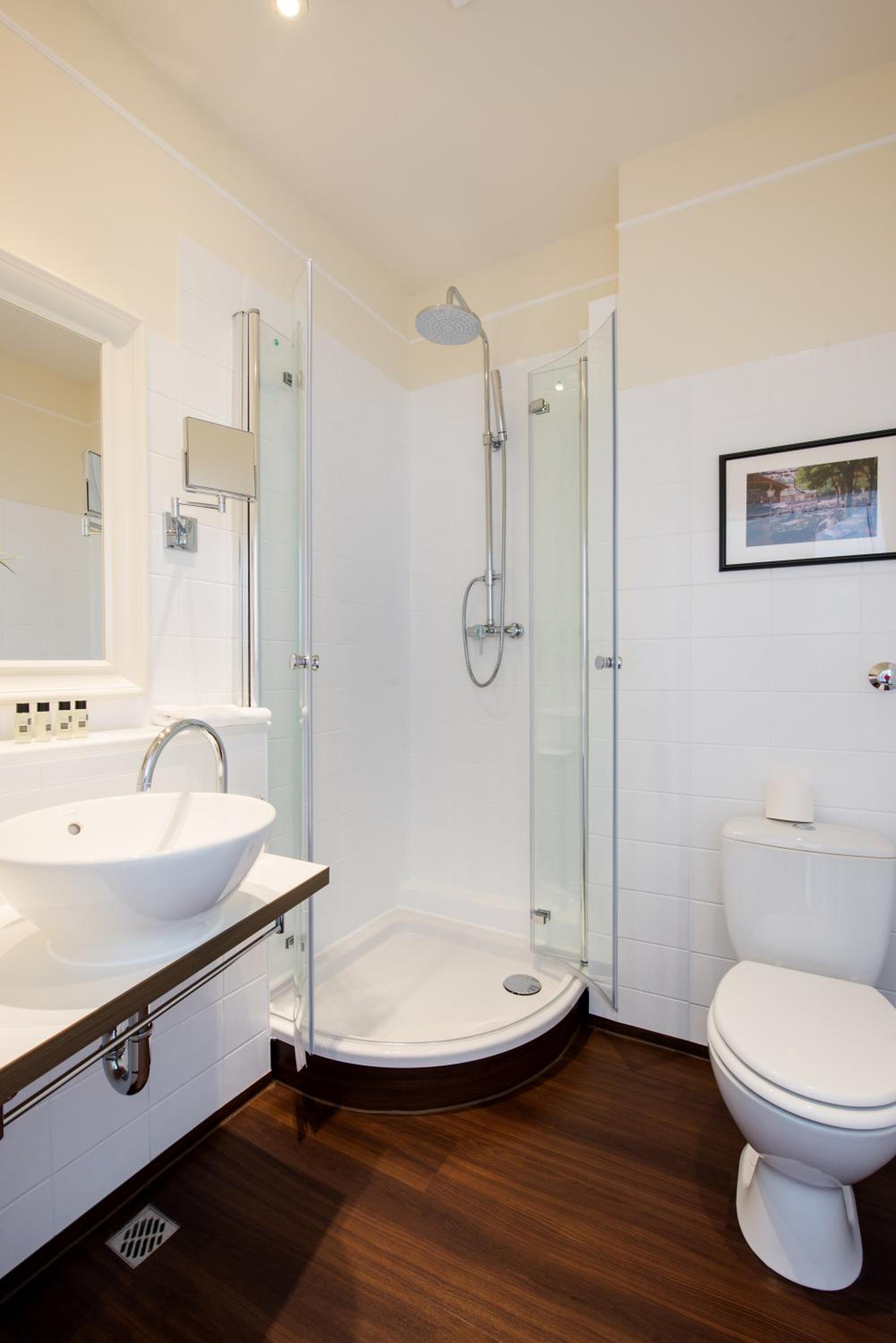 Comfort Double Room thumbnail 5