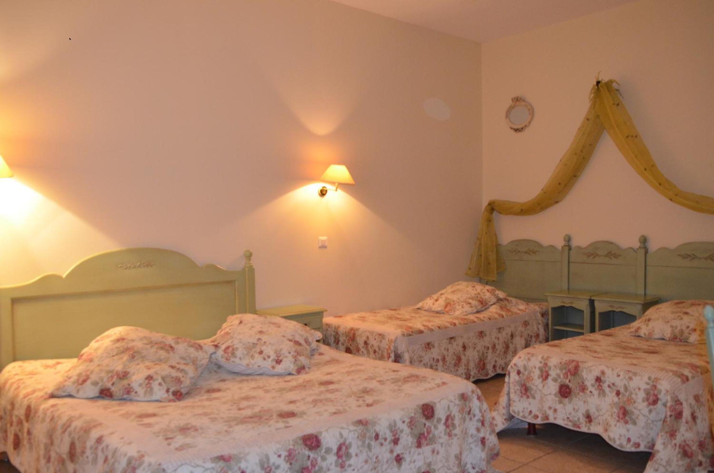 Family Room (2 Adults + 2 Children) photo 1
