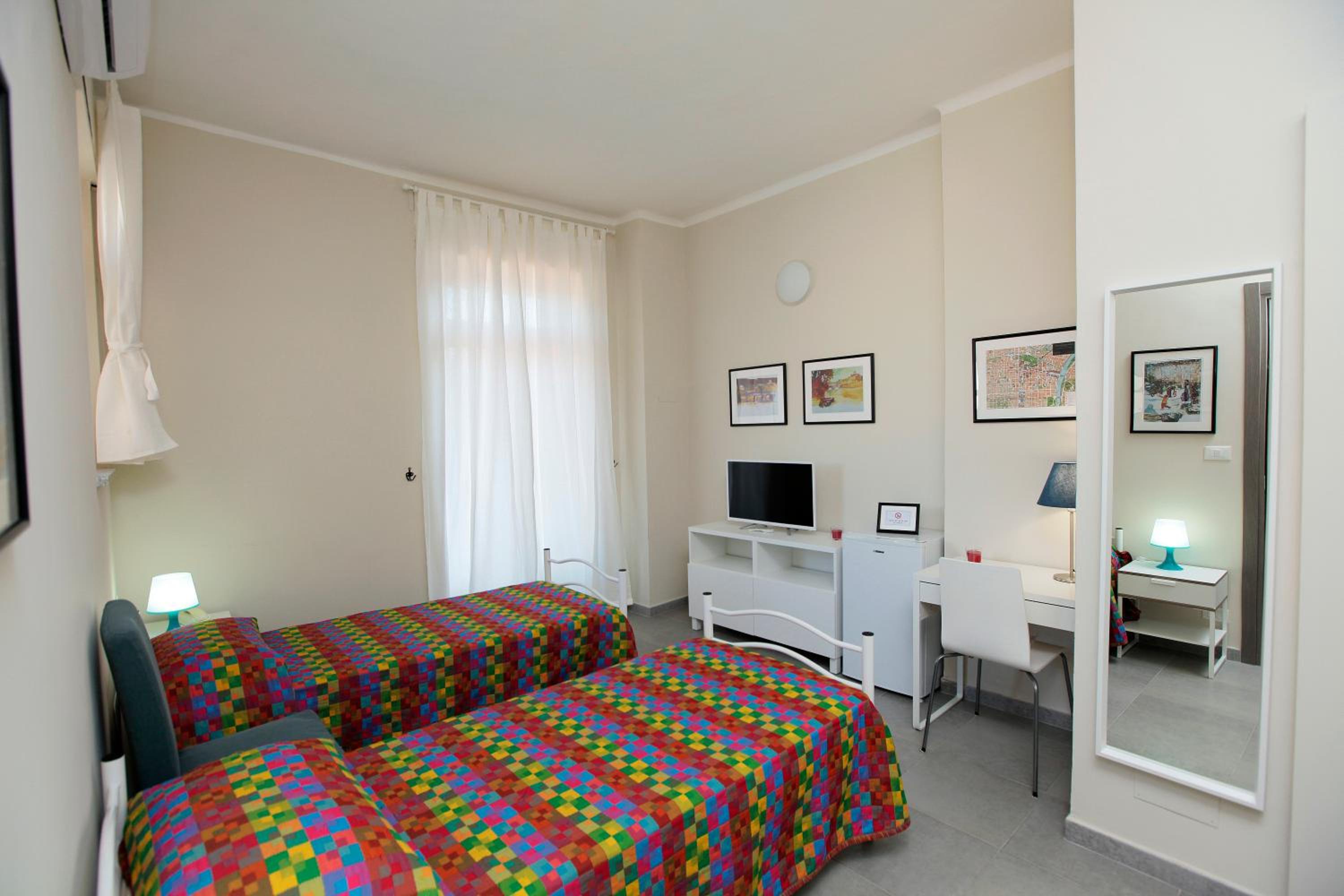 Double or Twin Room - Photo 9