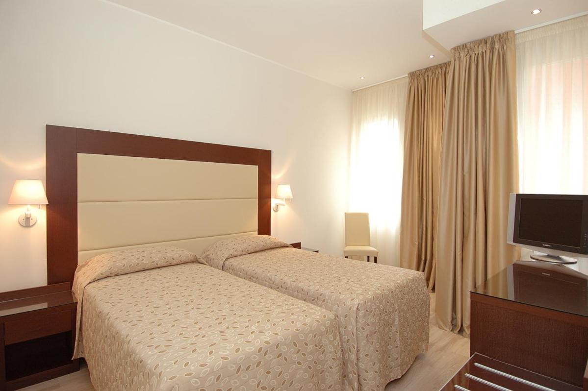 Classic Double or Twin Room - Photo 1