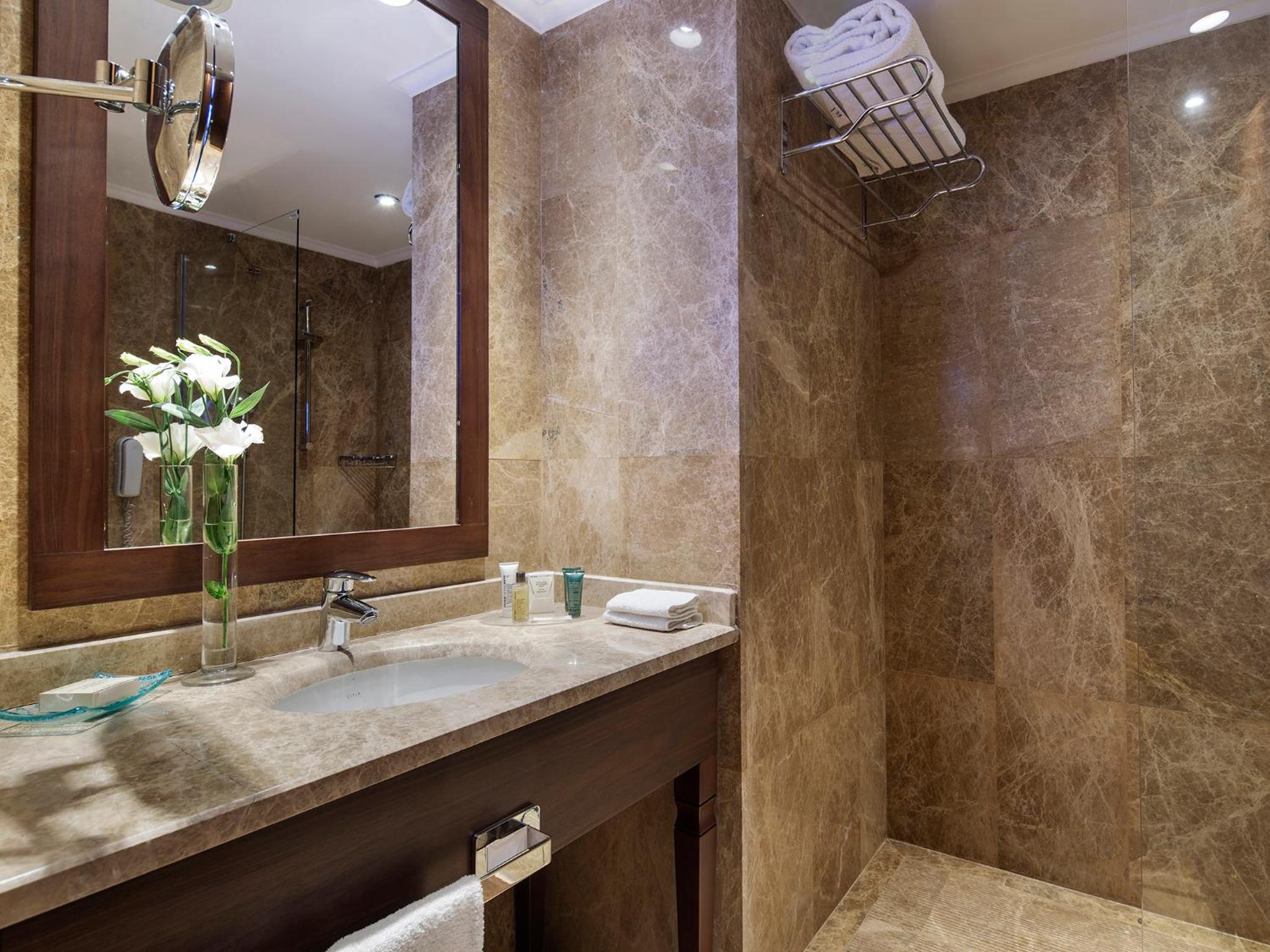 Executive Deluxe Suite - Photo 4