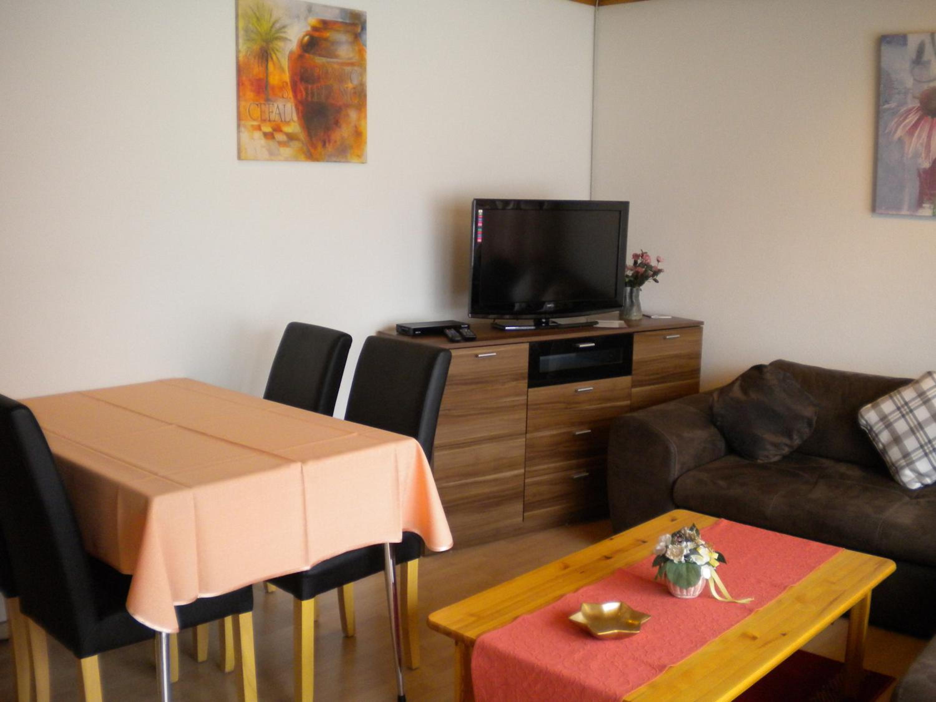 Family Room with Balcony photo 2
