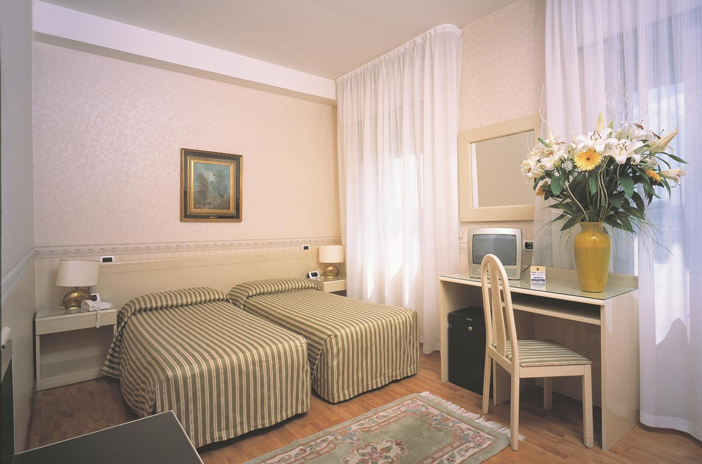 Budget Double or Twin Room - Photo 2