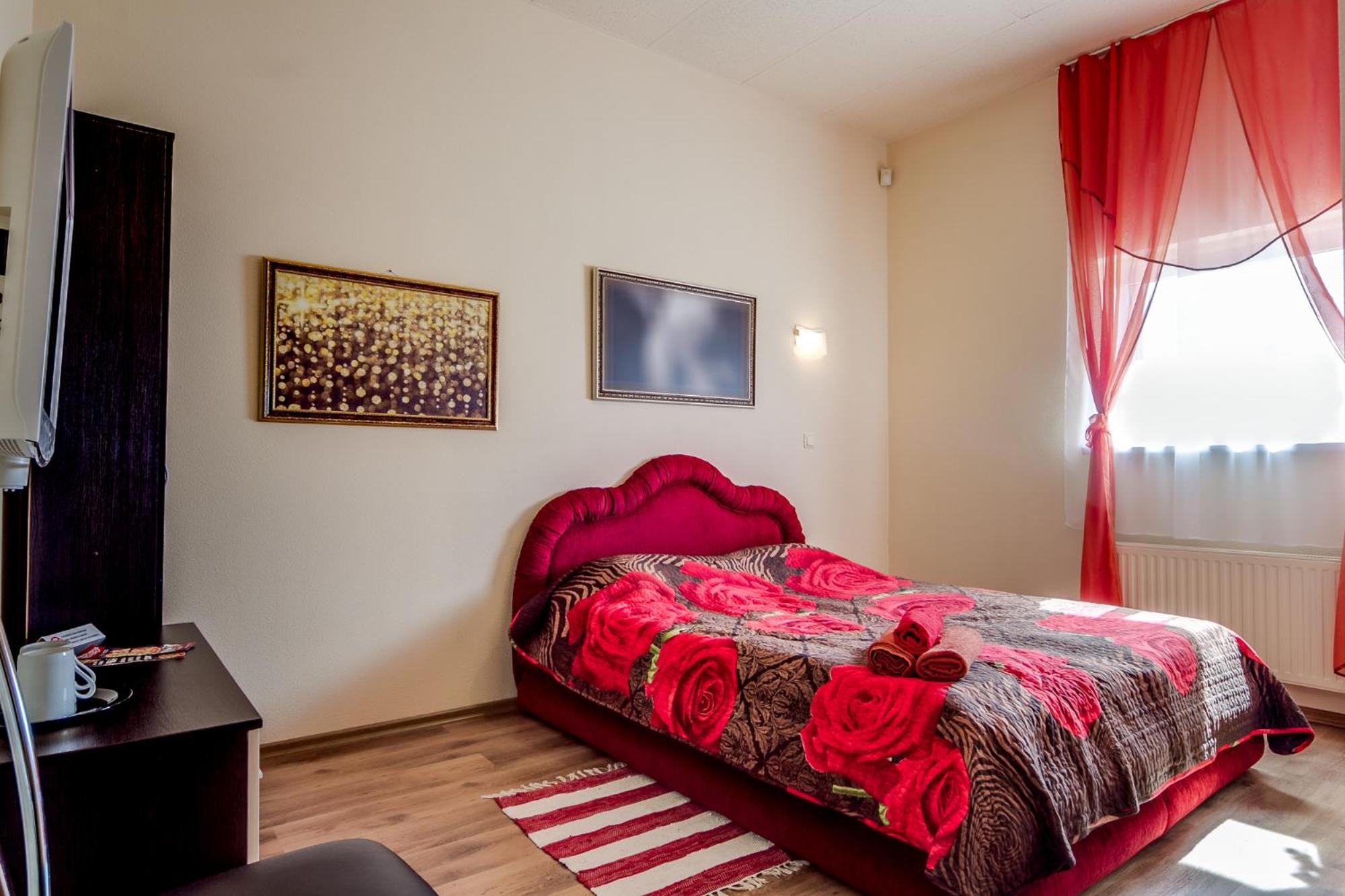 Double Room - Photo 5