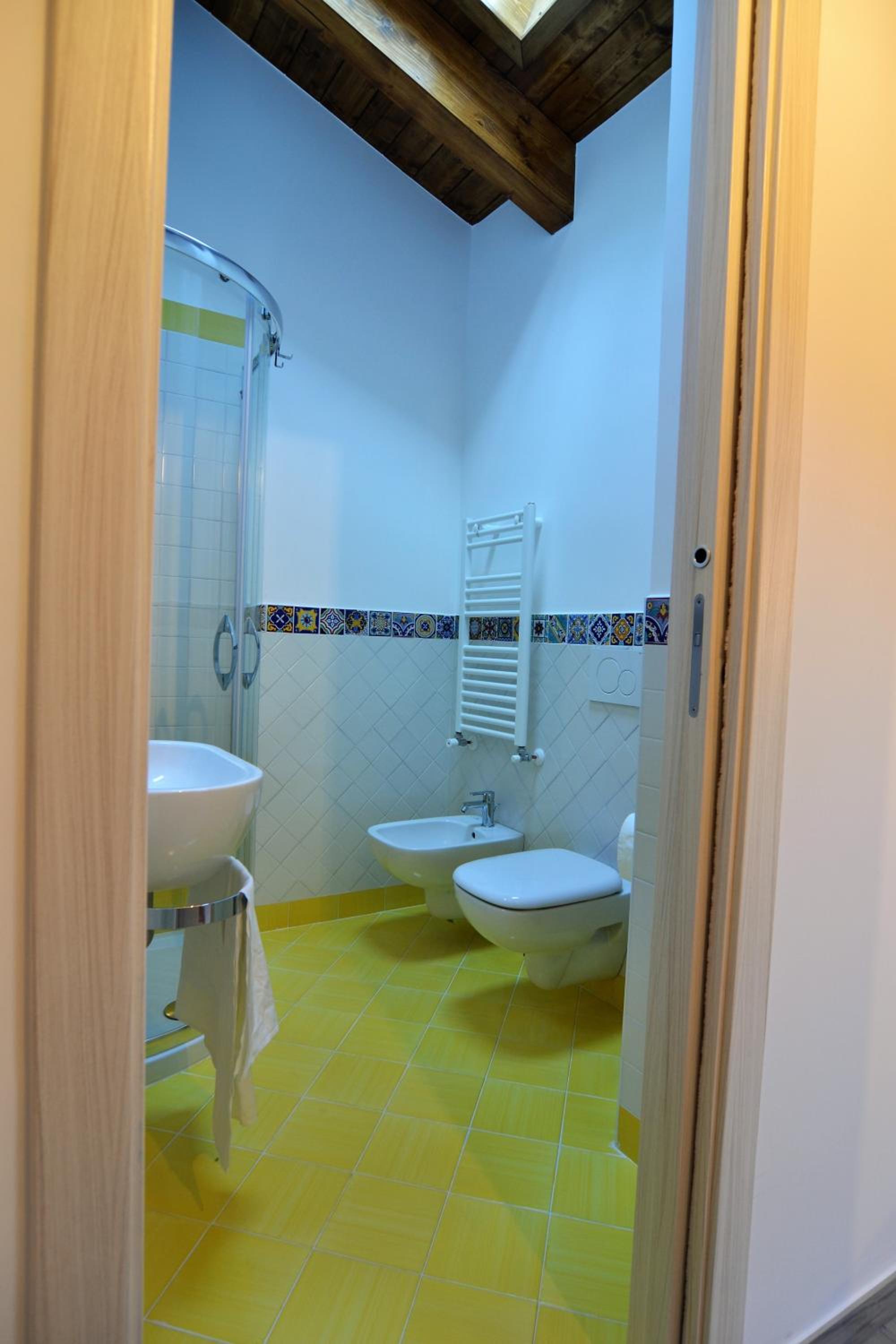 Deluxe Double or Twin Room with Sea View photo 3