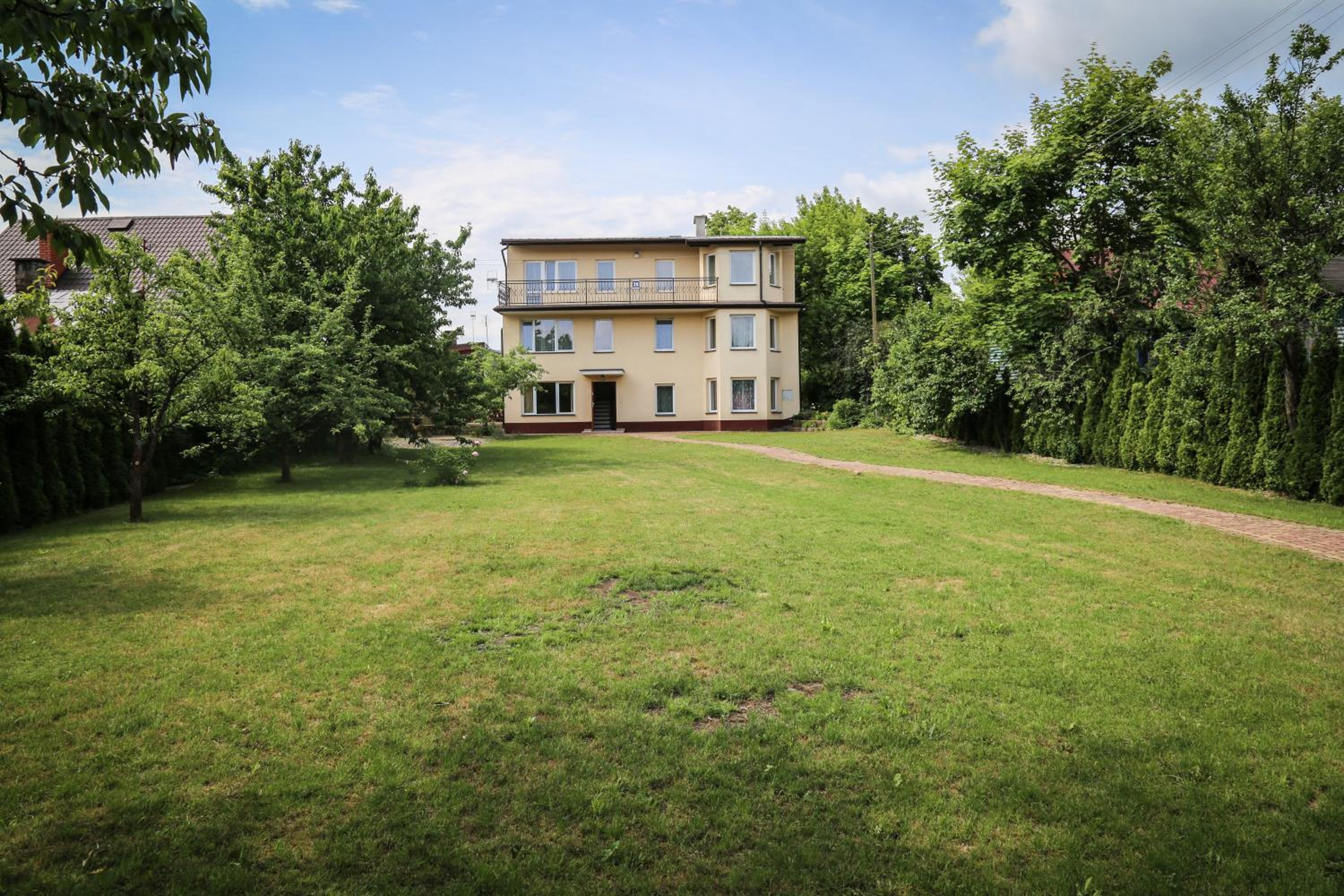 Four-Bedroom House photo 2