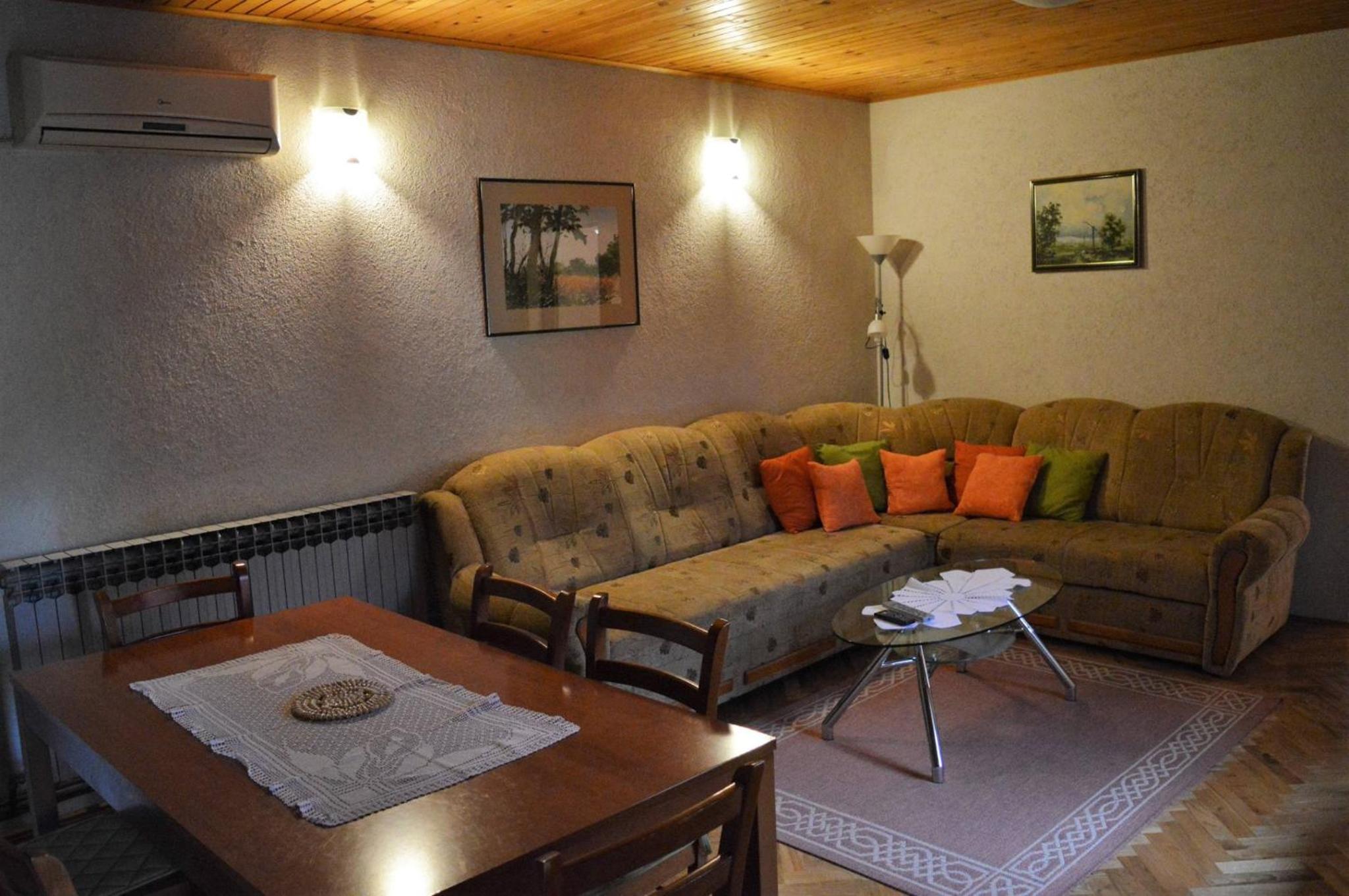 Apartment with Terrace - Photo 1