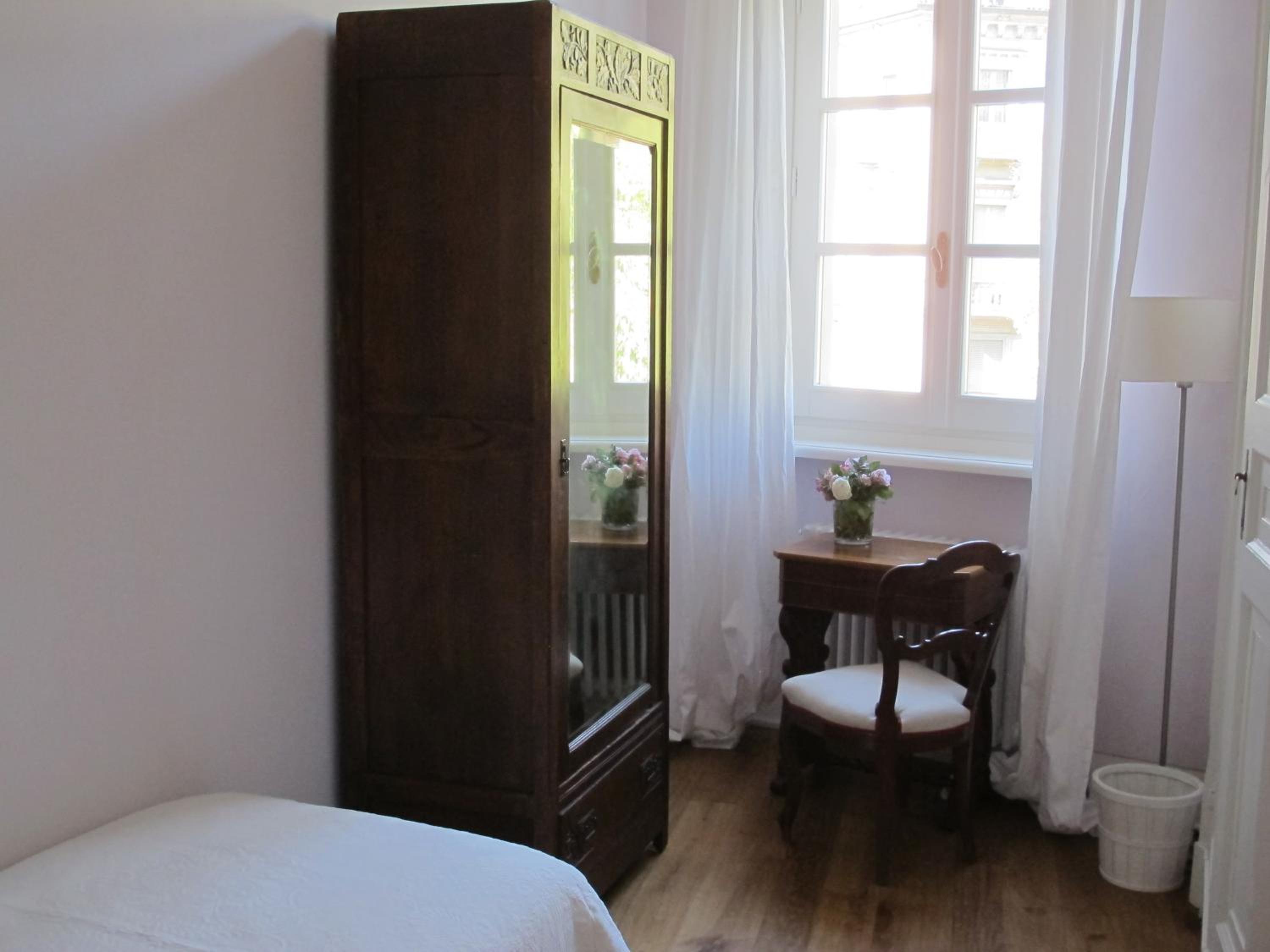 Three-Bedroom Apartment - Photo 12